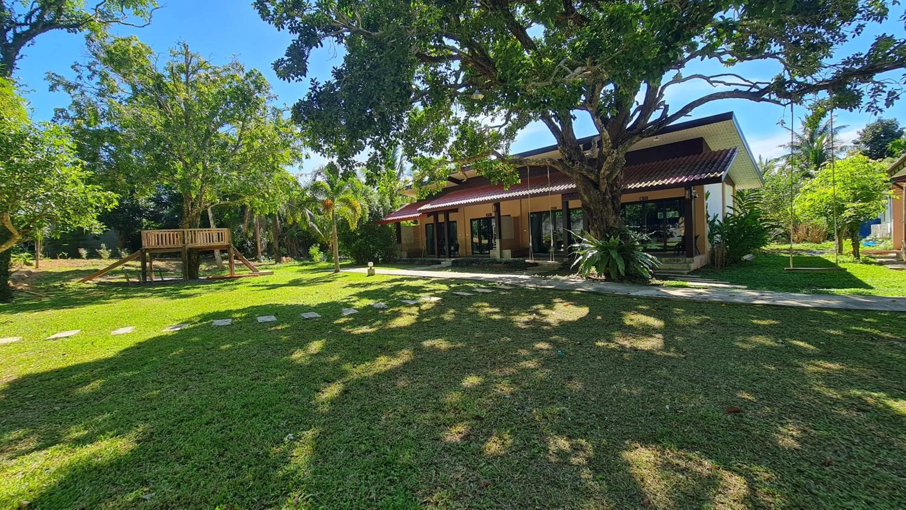 Baan Suan Rim Klong Resort