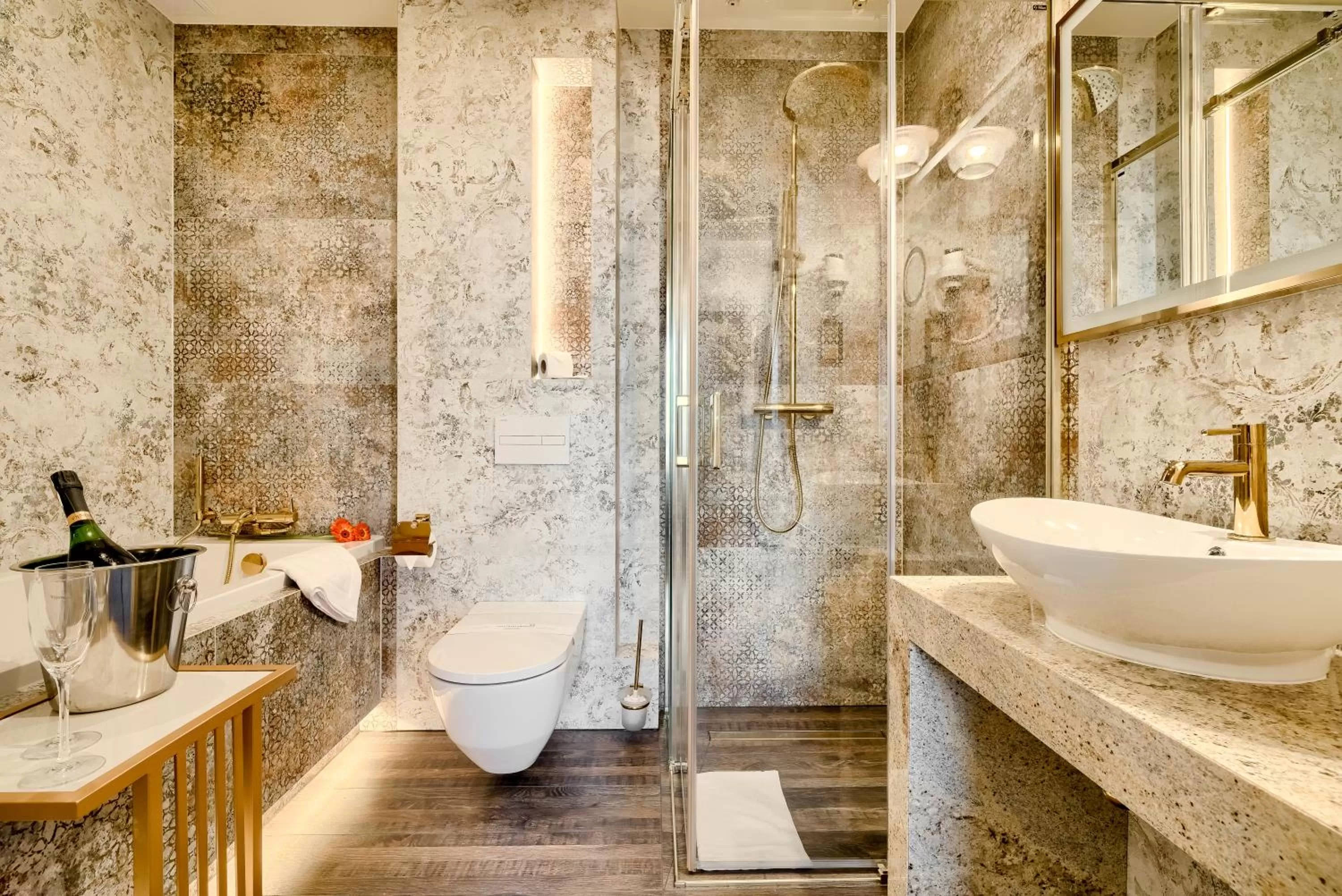 Shower in Park Hotel Diament Wroclaw