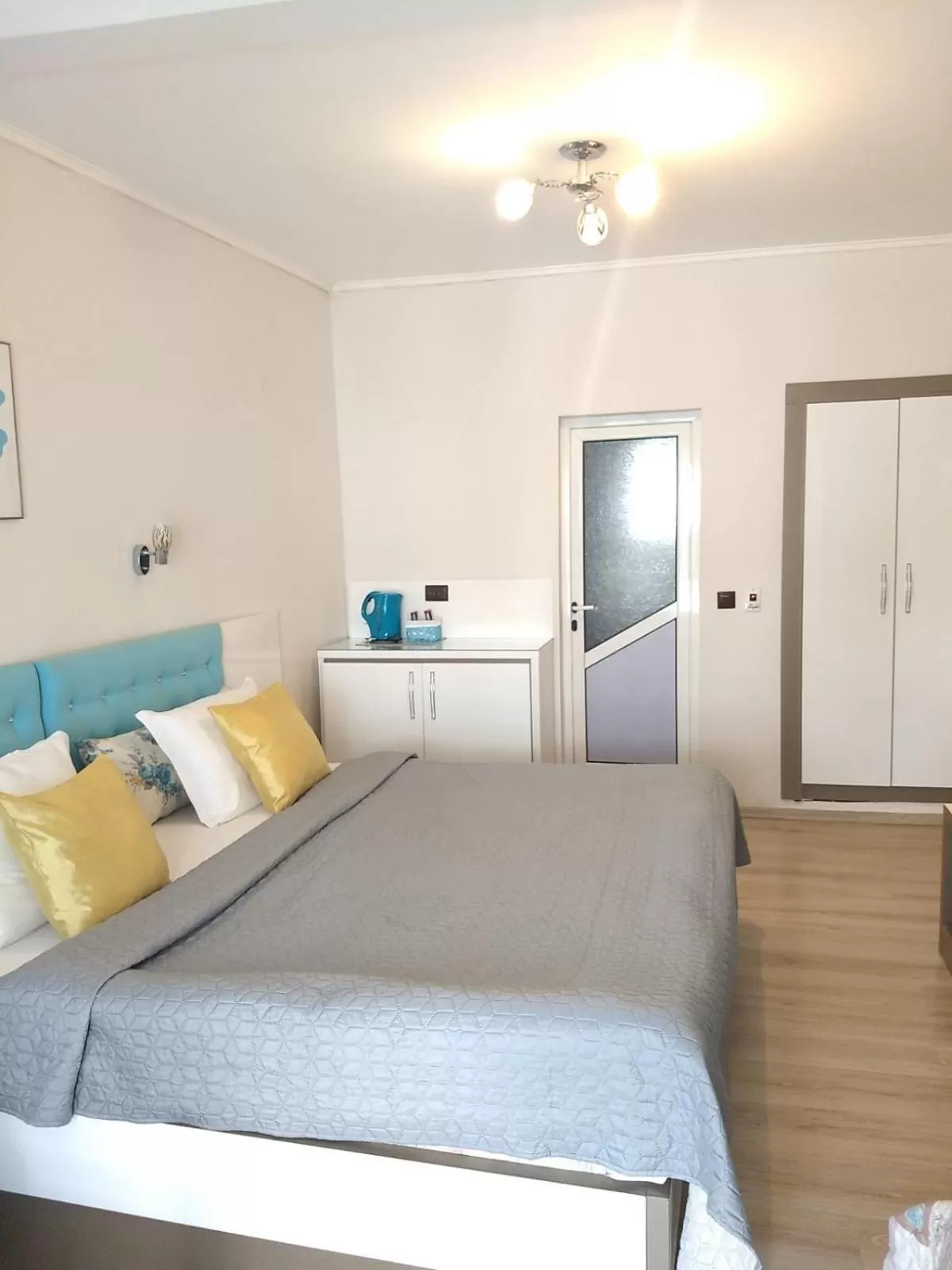 View (from property/room), Bed in White Rose Family Guest House