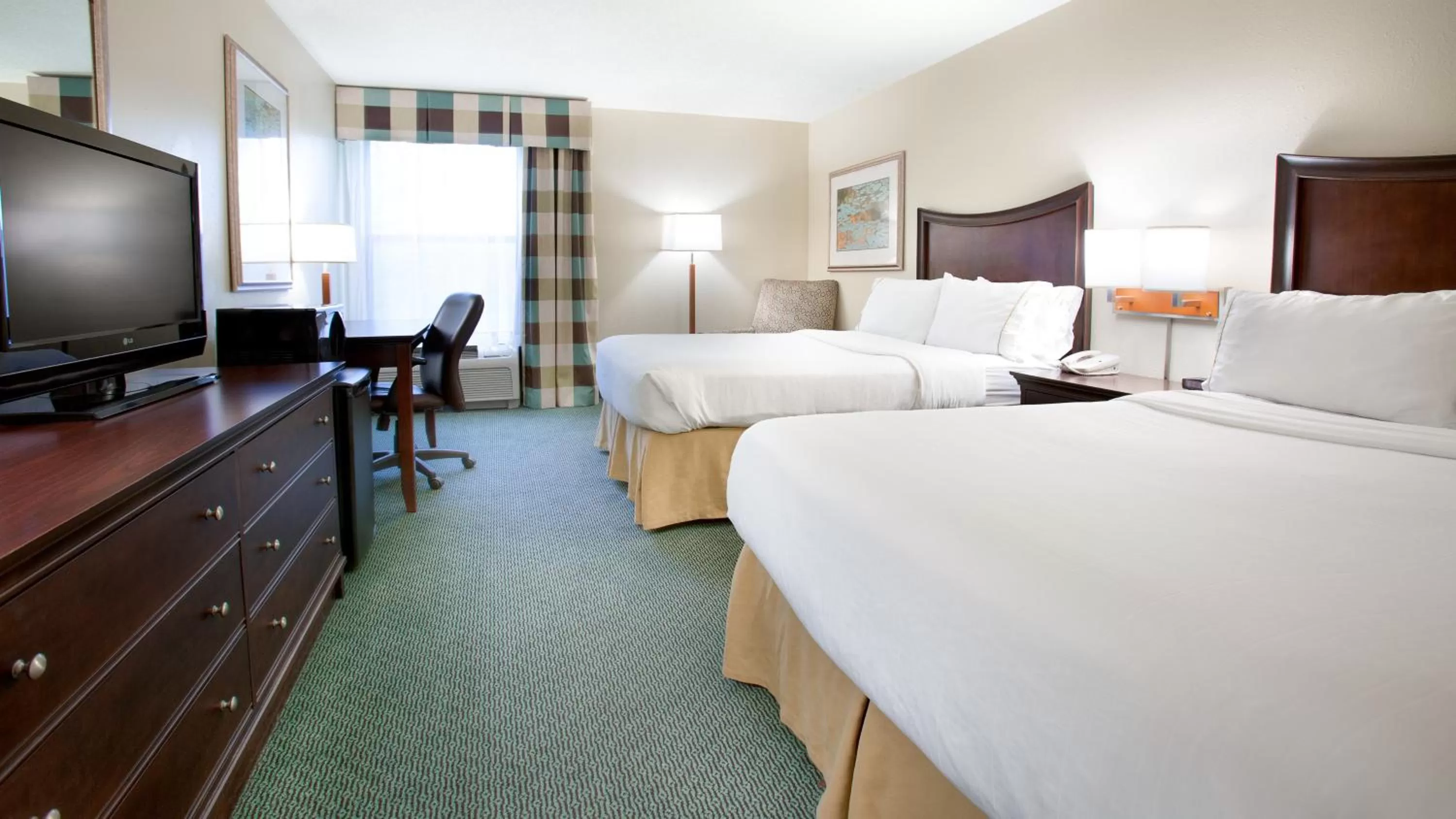 Photo of the whole room, Bed in Holiday Inn Express Indianapolis Airport by IHG