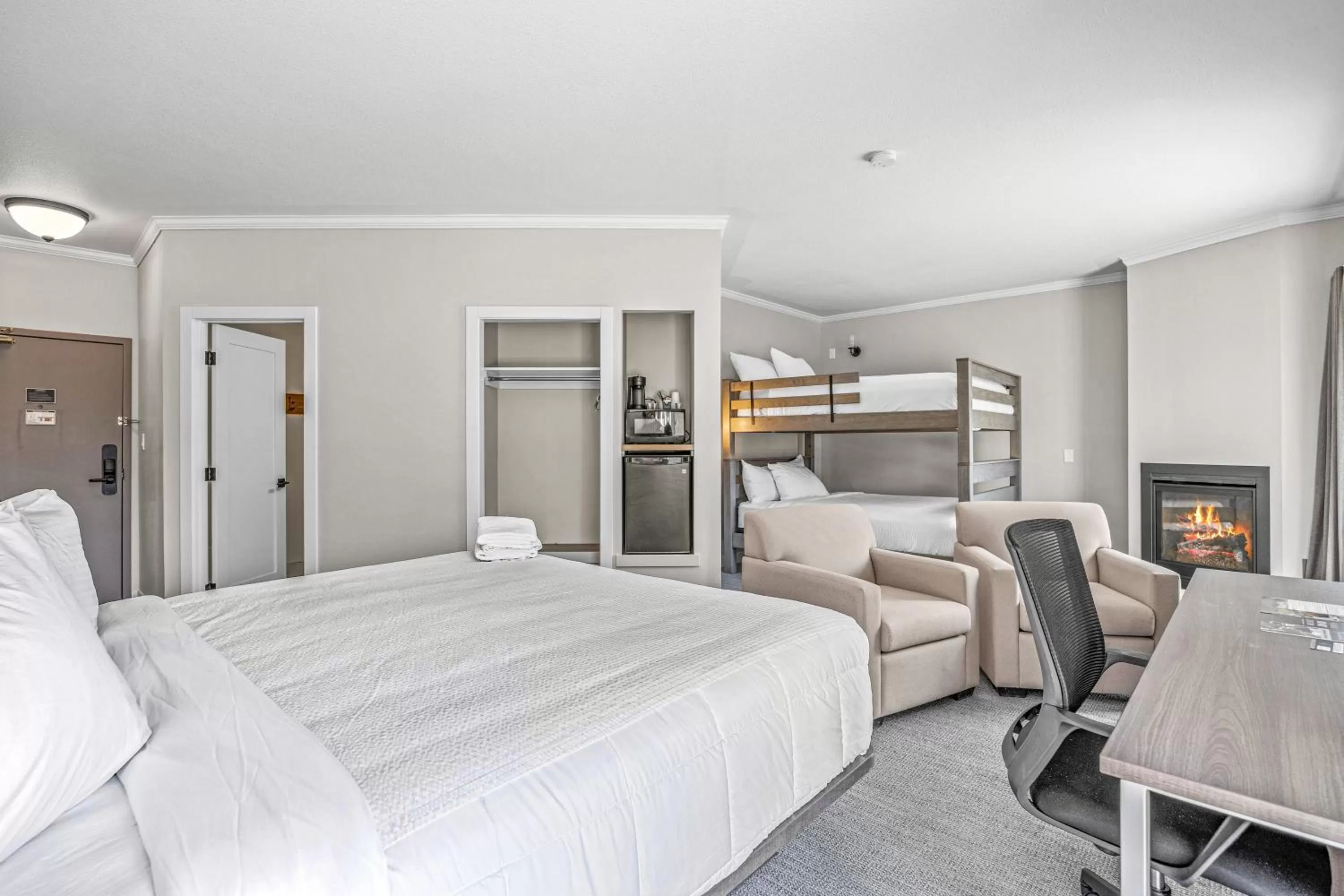 Bed in Northwinds Hotel Canmore