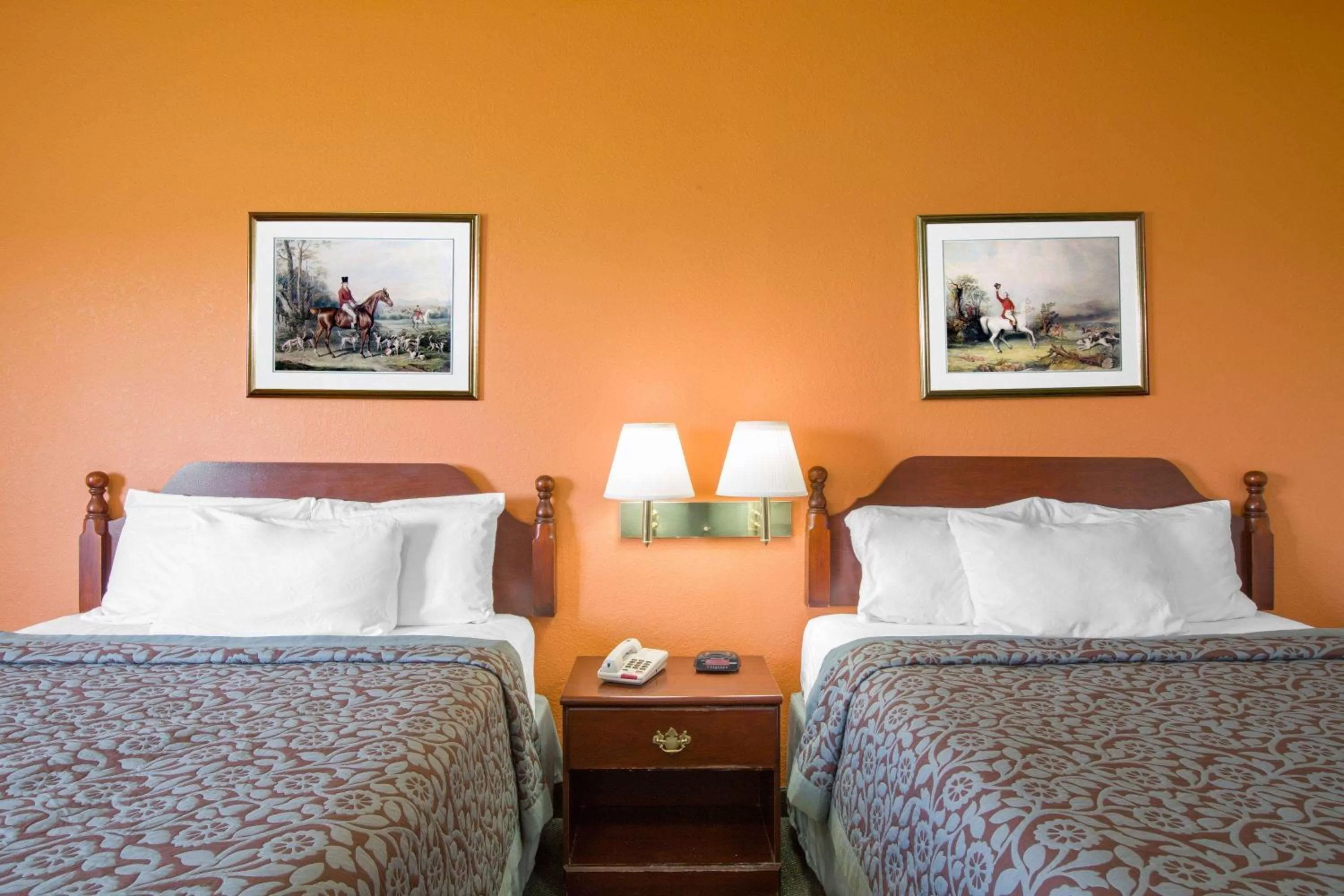 Photo of the whole room, Bed in Days Inn by Wyndham Butler