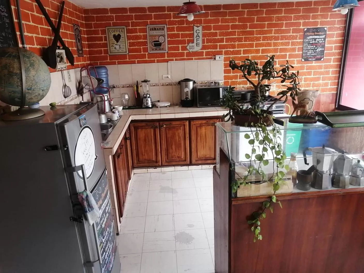 Kitchen/Kitchenette in Flying Donkey