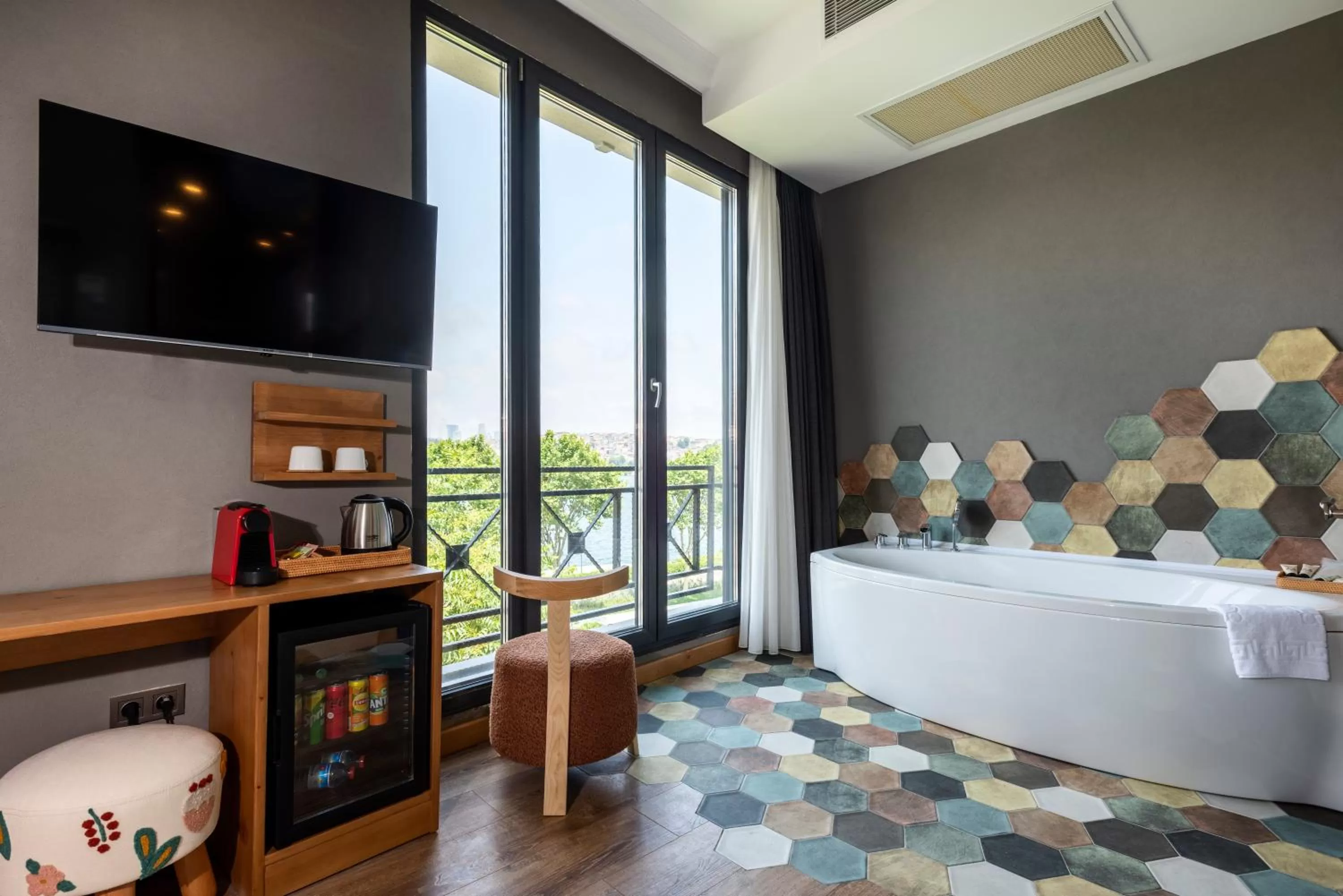 TV and multimedia, Bed in Istanbul Old City Colorful Houses Balat PETRION Hotel