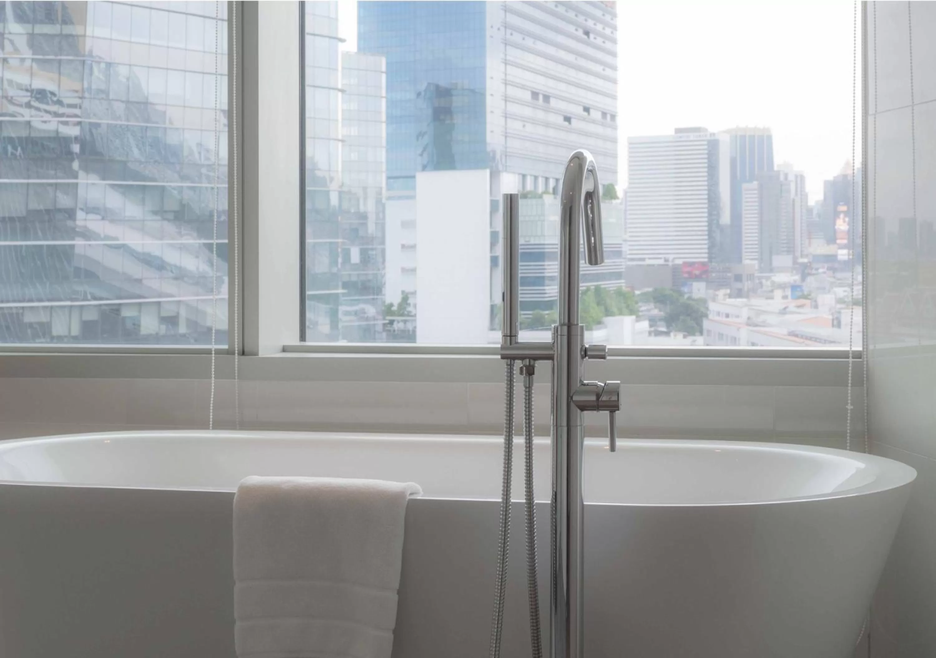 Bath in Modena by Fraser Bangkok