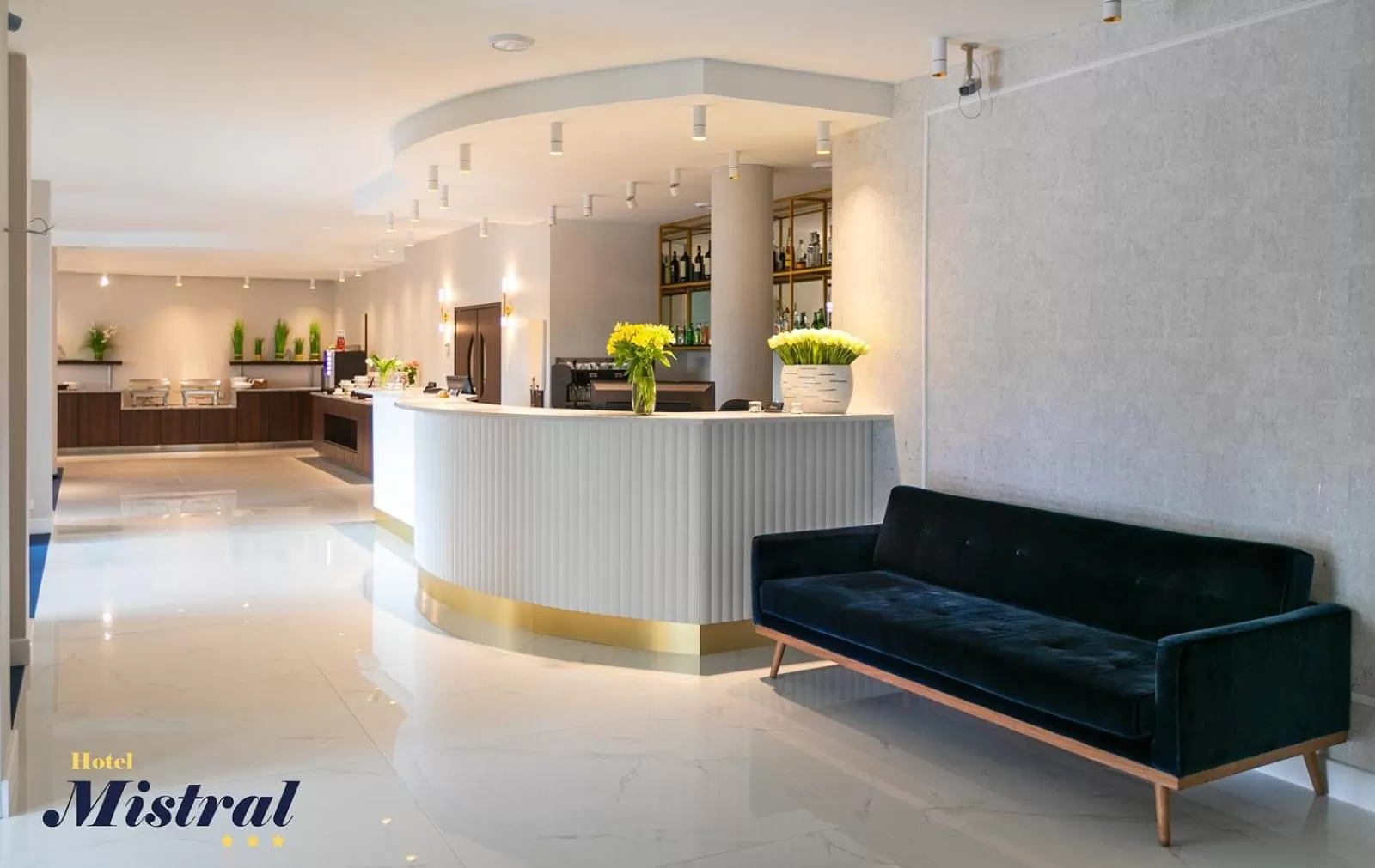 Restaurant/places to eat in Hotel Mistral