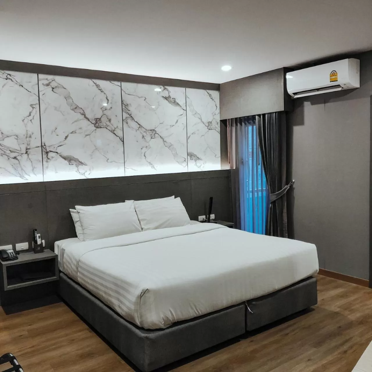 Bedroom in Hyde Park Hotel Bangkok