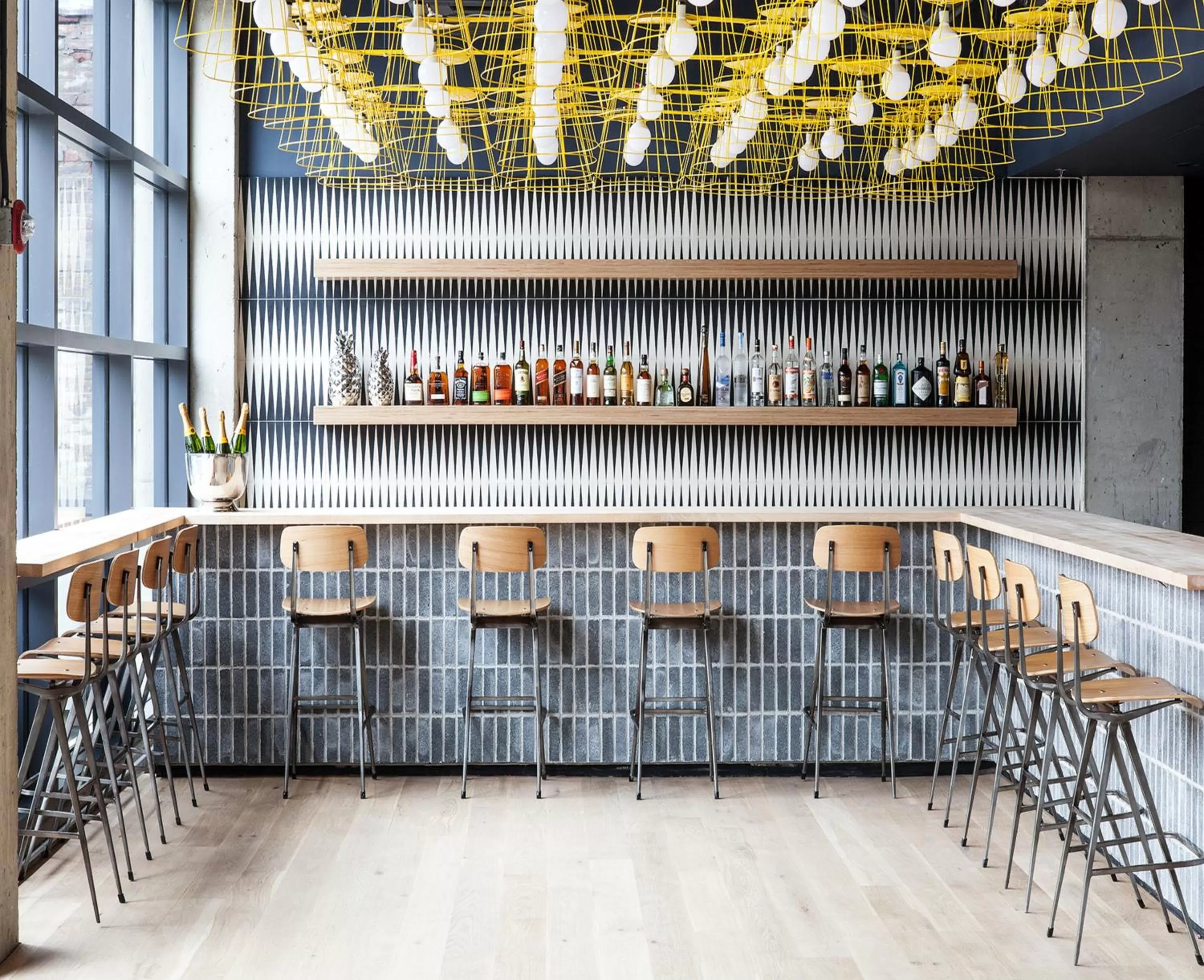 Restaurant/places to eat in Boro Hotel