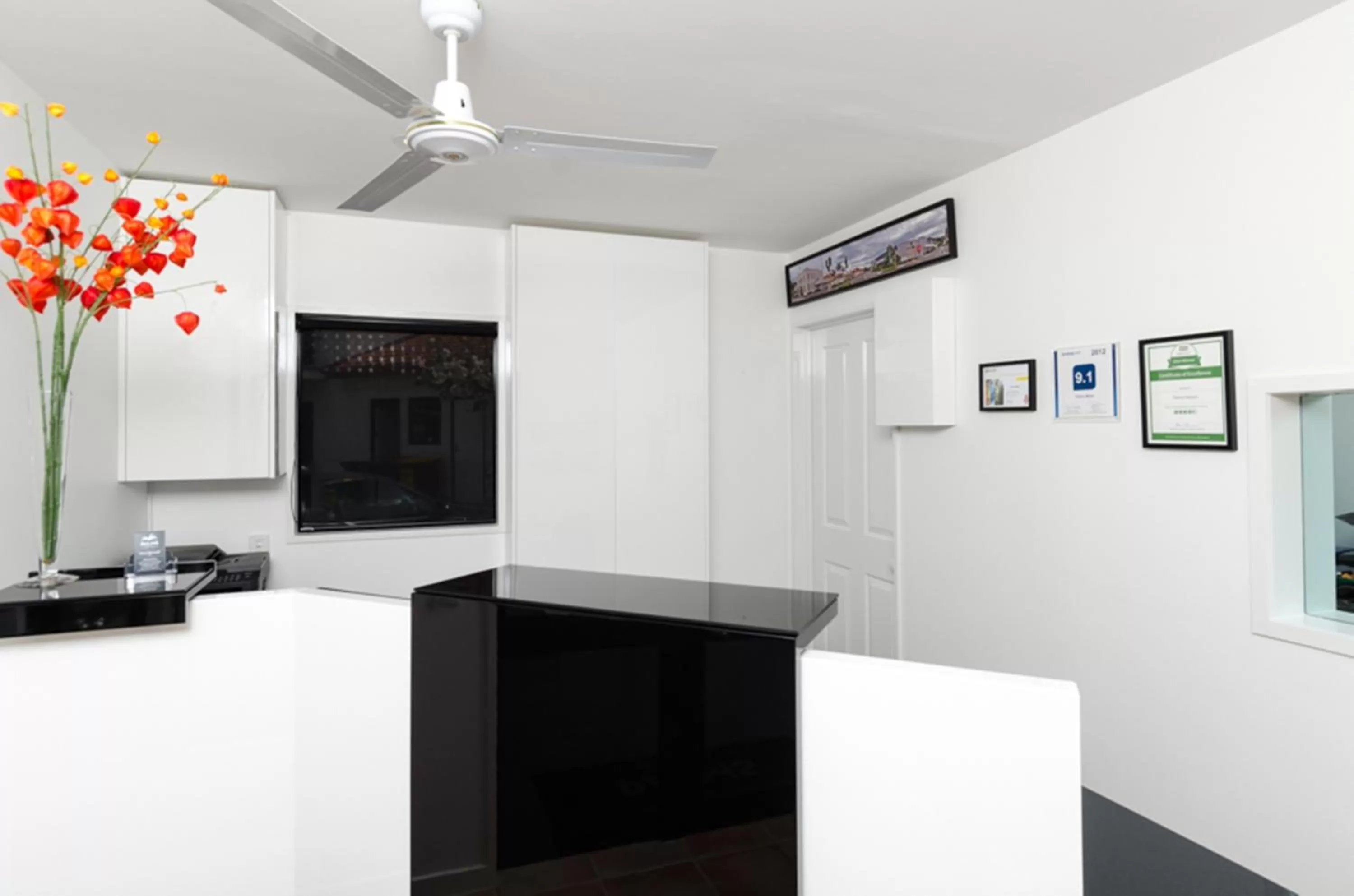 Facade/entrance in Palms Motel