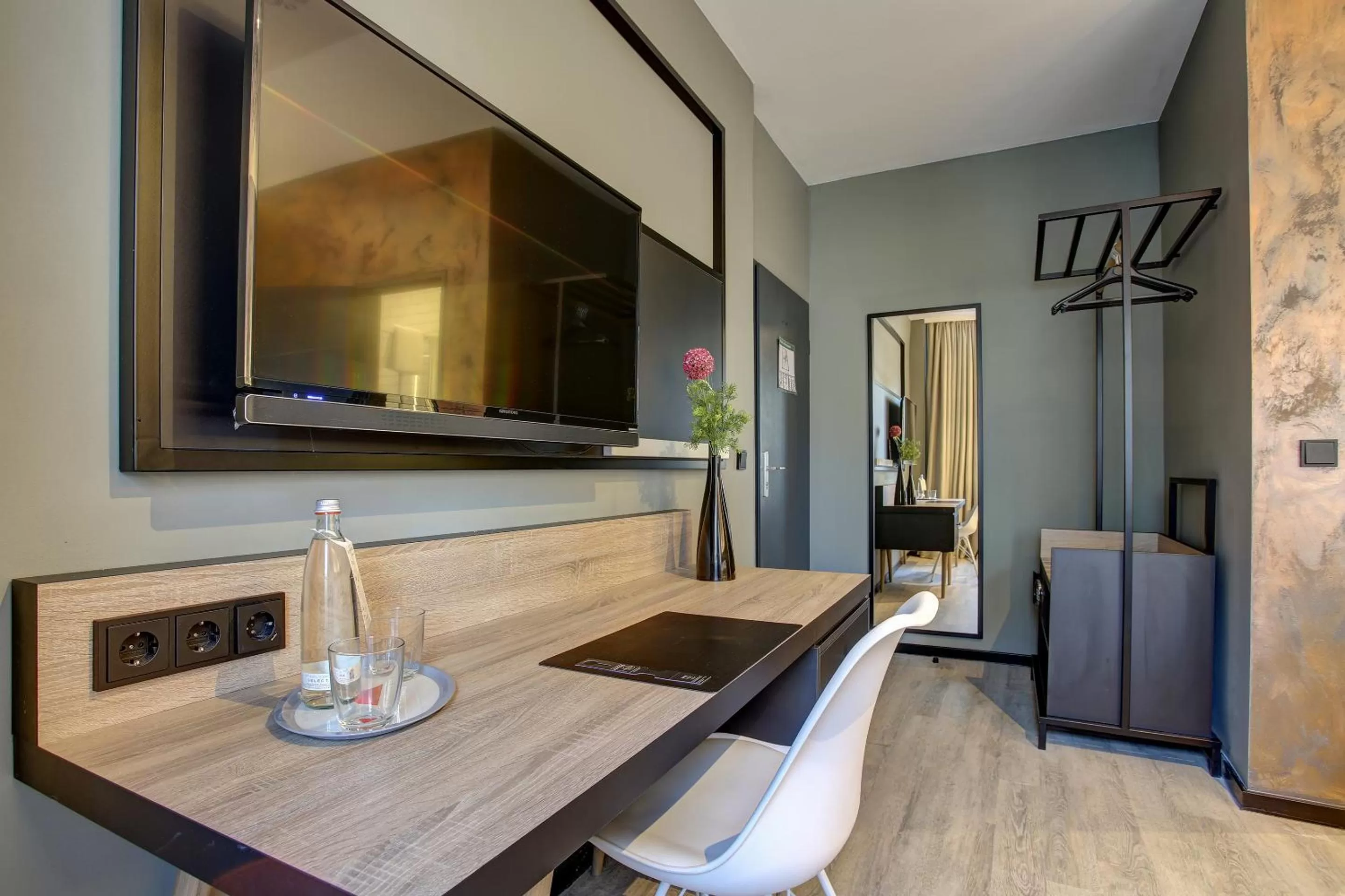 Photo of the whole room in Boutique Essen City