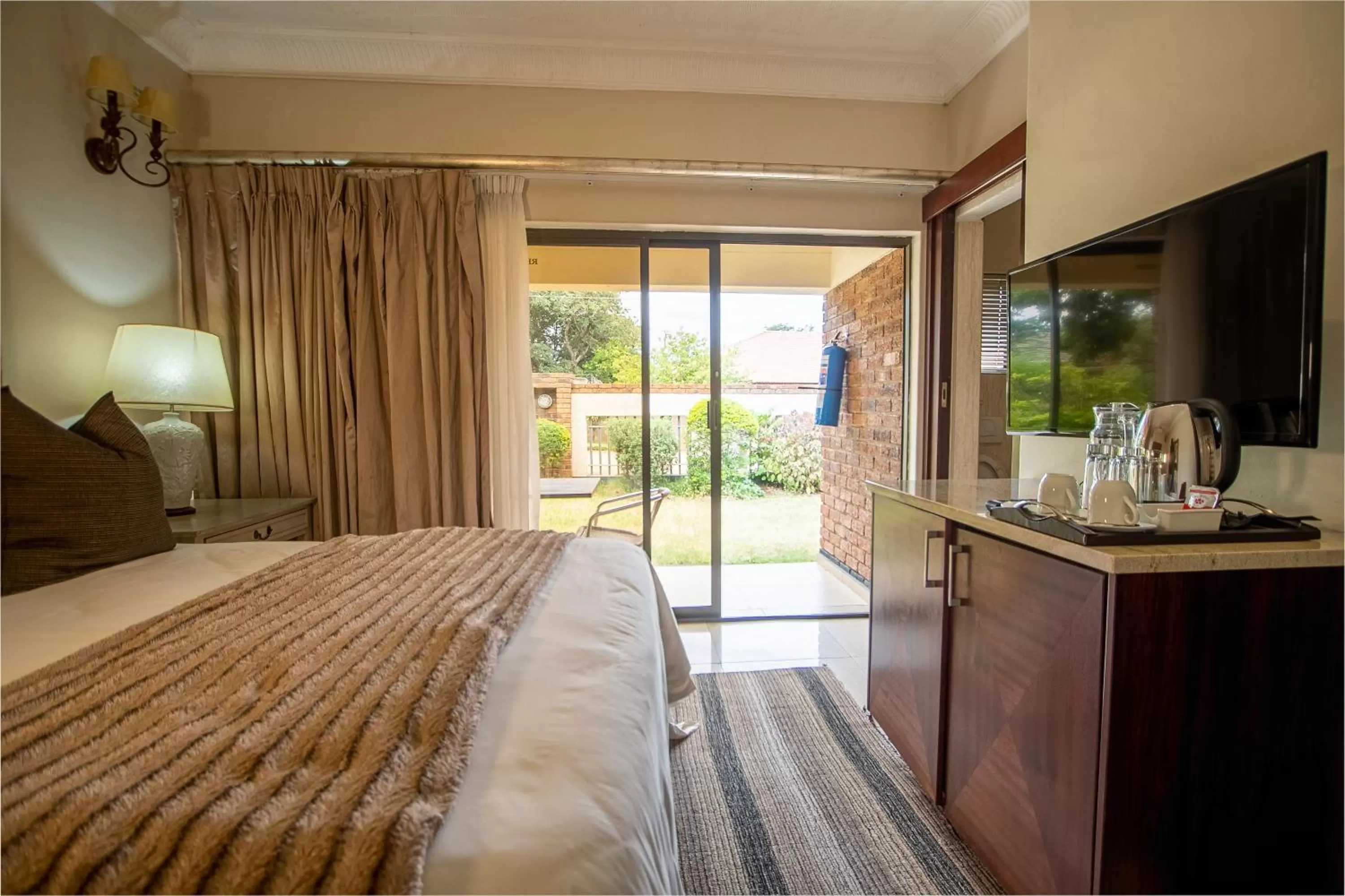 TV and multimedia in The Victoria Falls Deluxe Suites