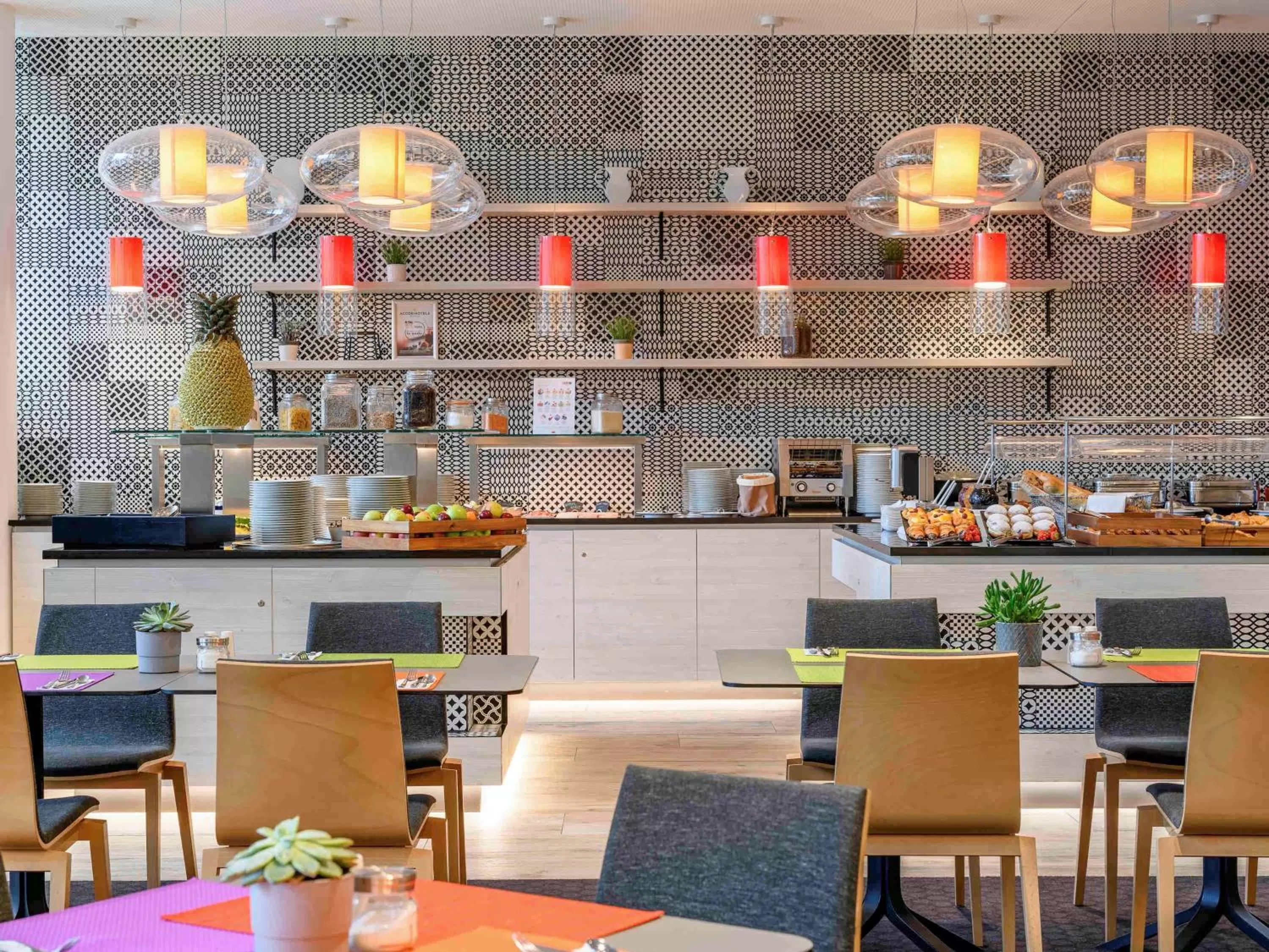 Restaurant/places to eat in Novotel Wien Hauptbahnhof