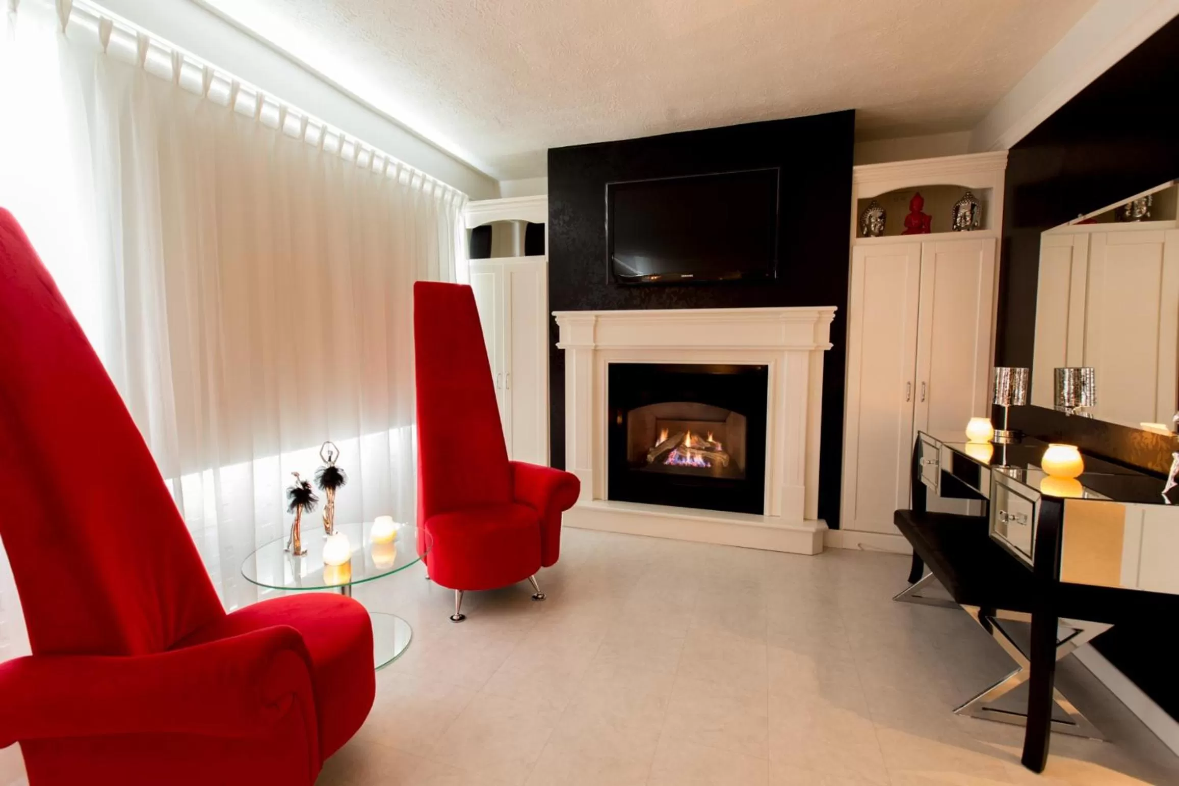 Living room in Travelodge by Wyndham Drummondville