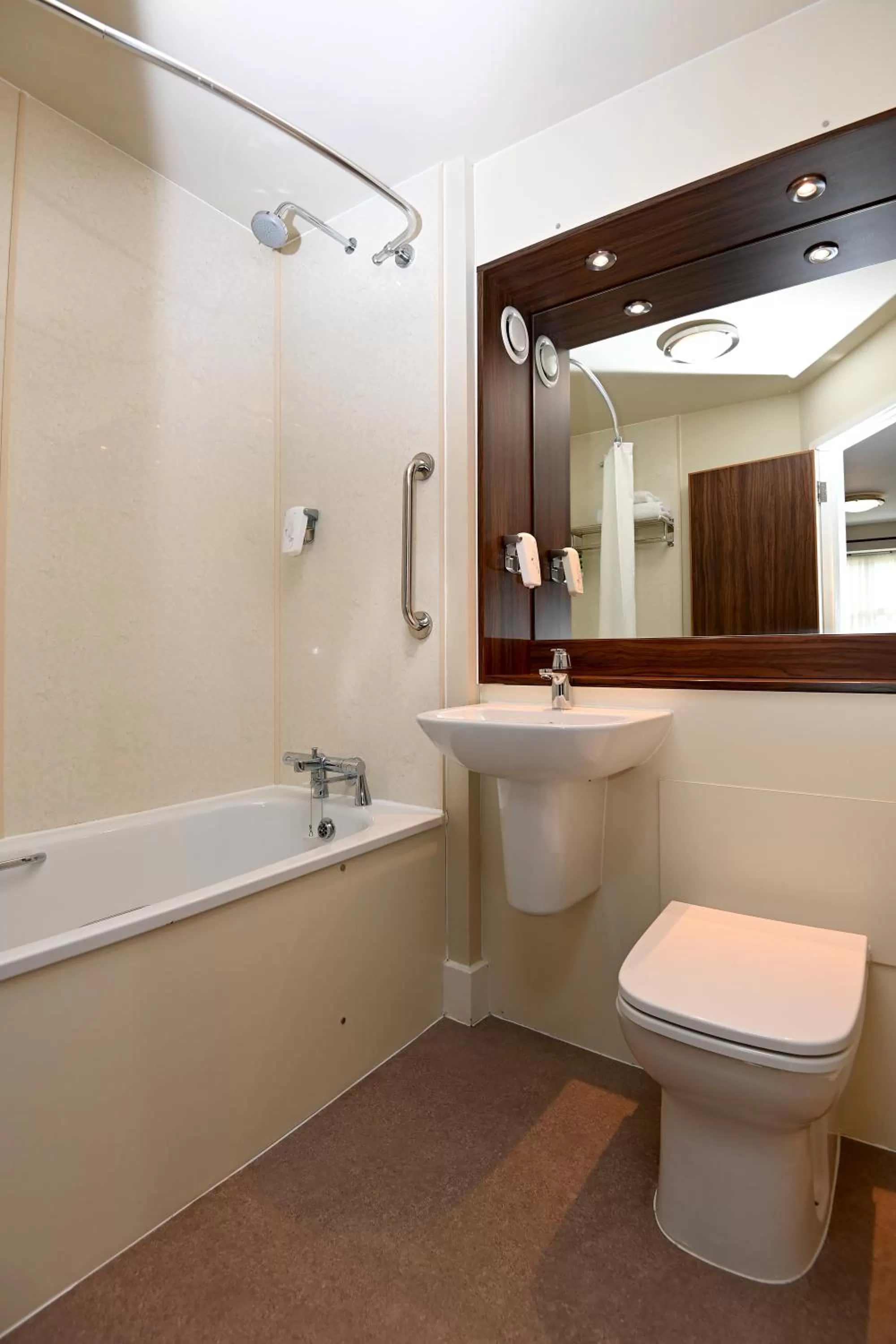 Bathroom in Penny Hedge, Whitby by Marston's Inns
