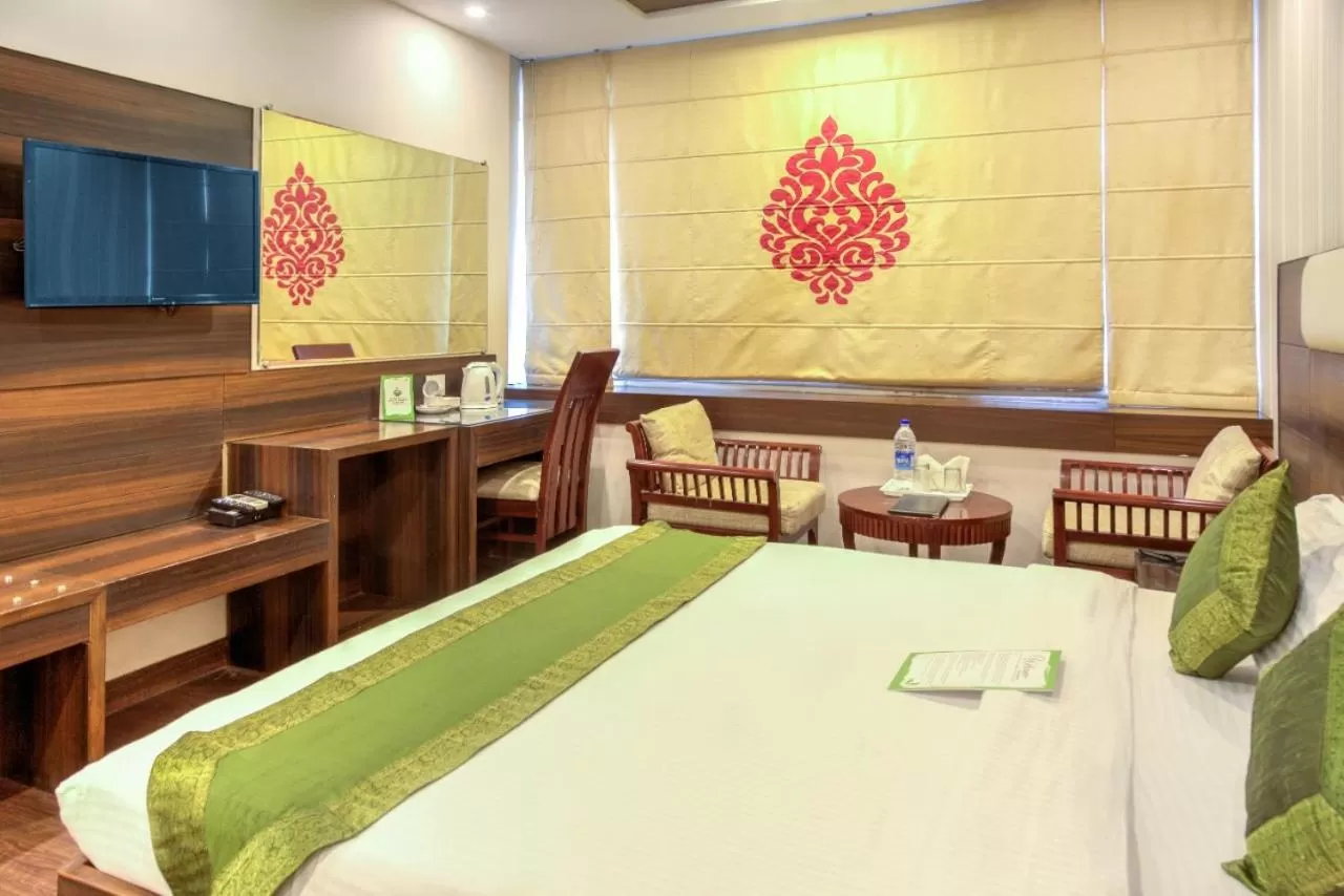 Bedroom, Bed in Hotel Dreamland Chandigarh