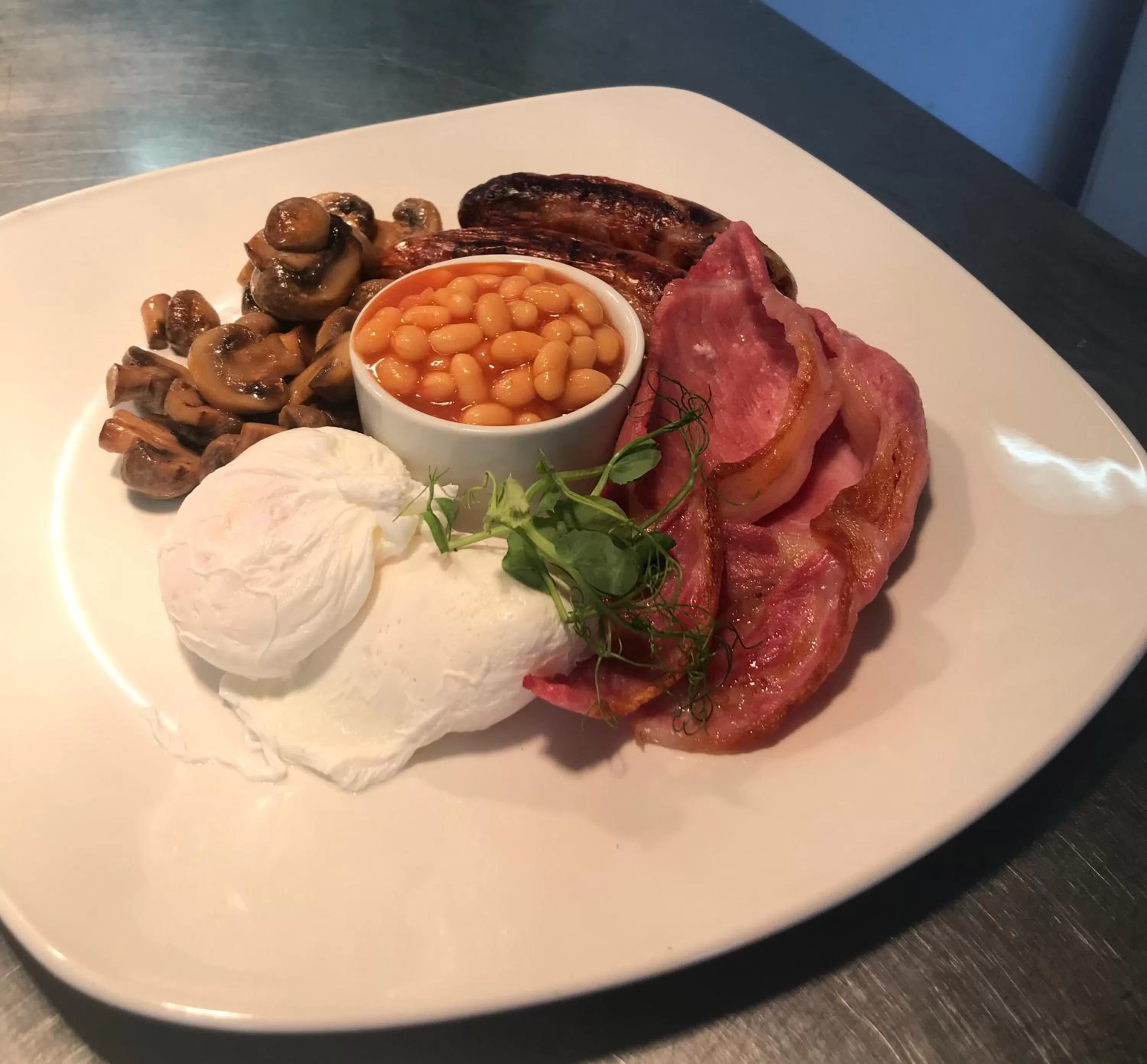 Food and drinks in The Mariners Hotel