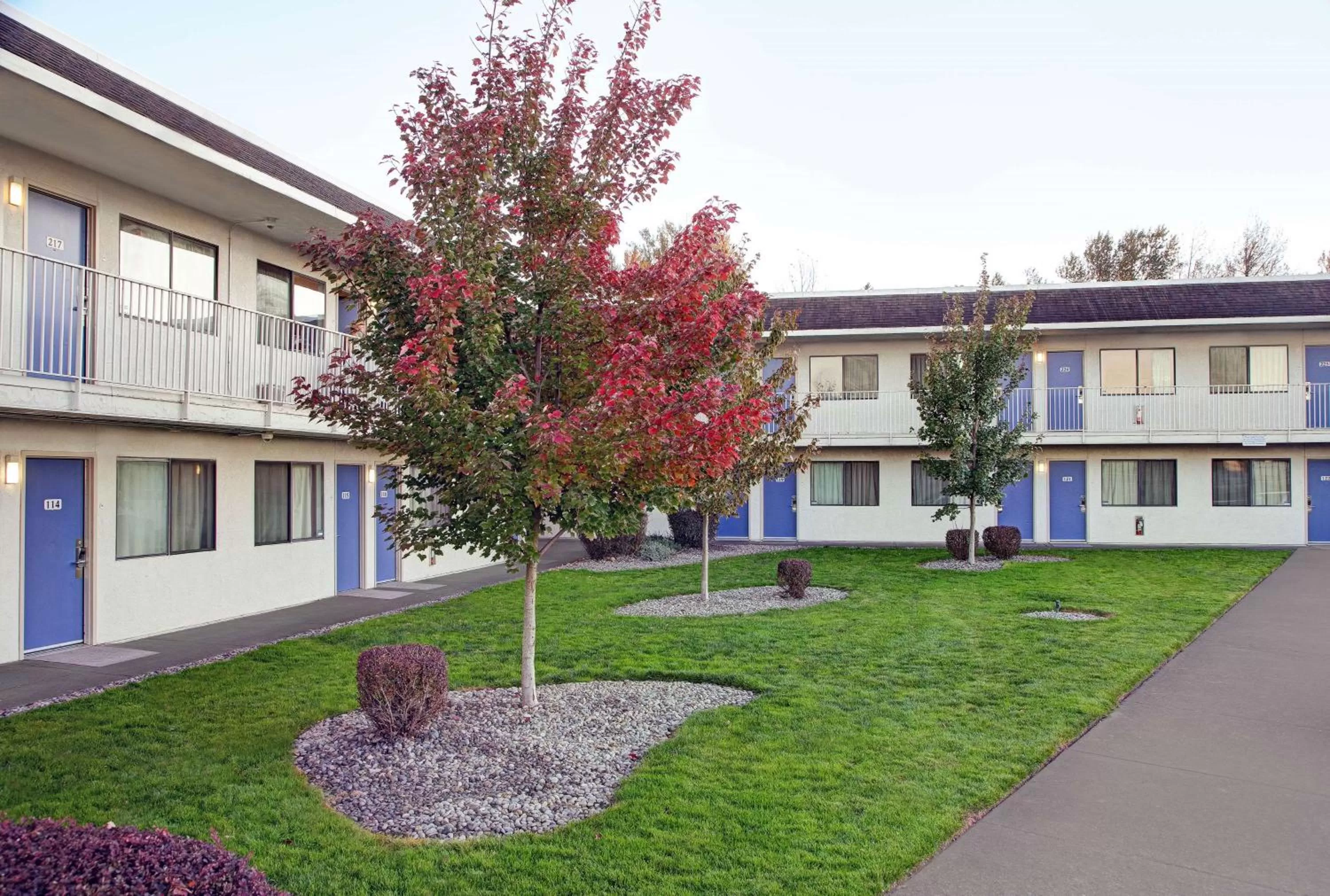 Property building in Motel 6-Troutdale, OR - Portland East