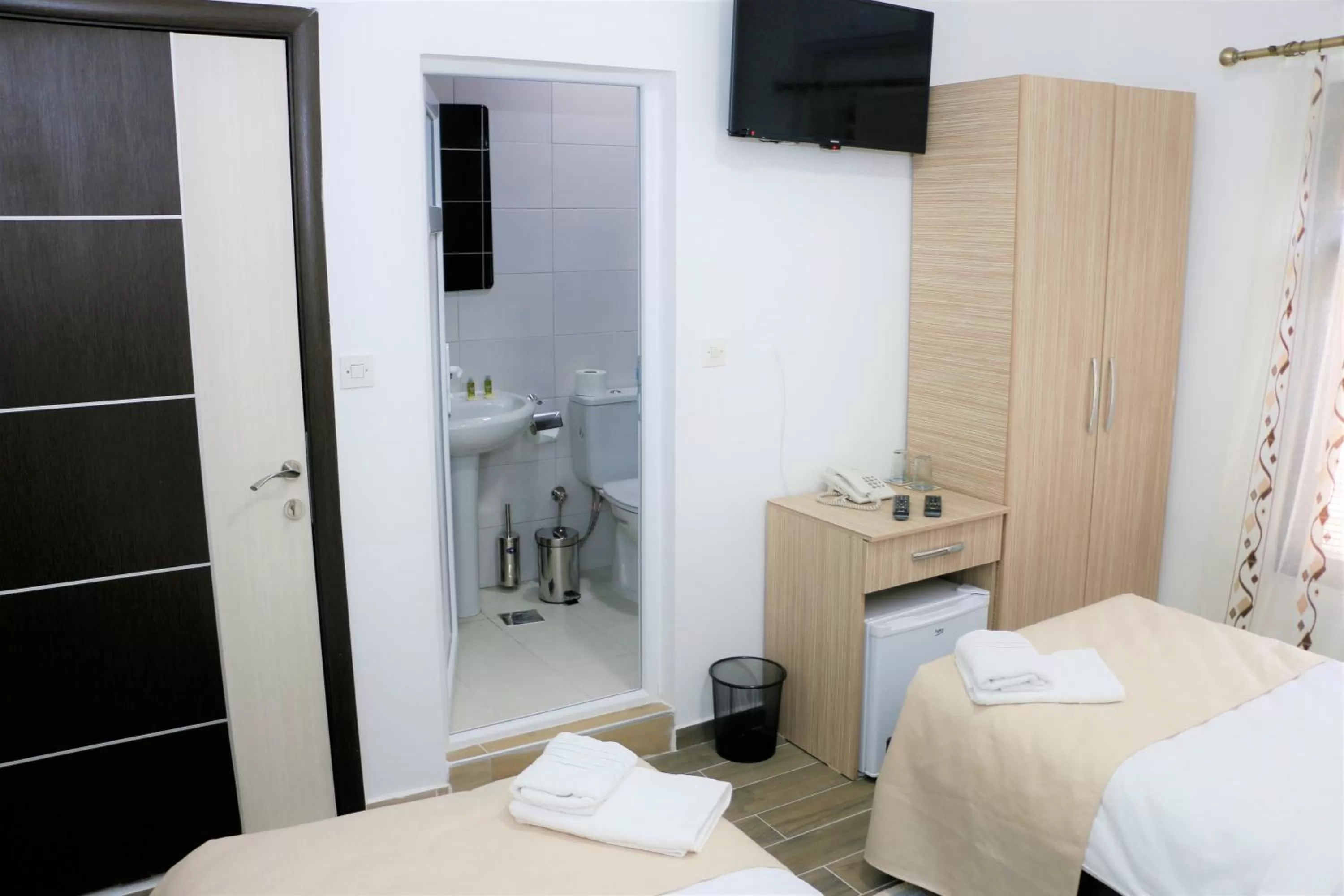 Shower, Bathroom in Hotel Old Konak