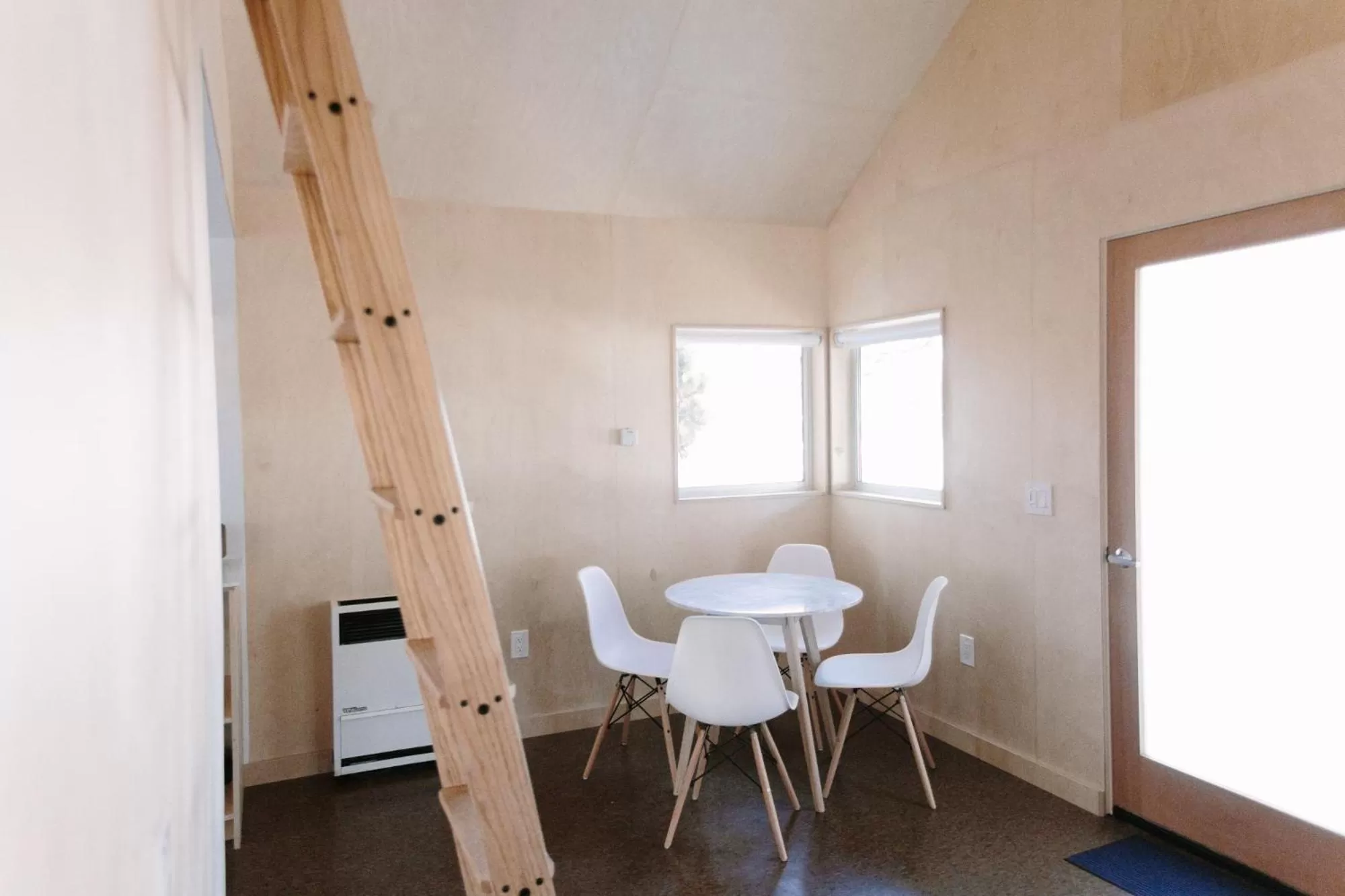 Dining area in Colorado Lodge