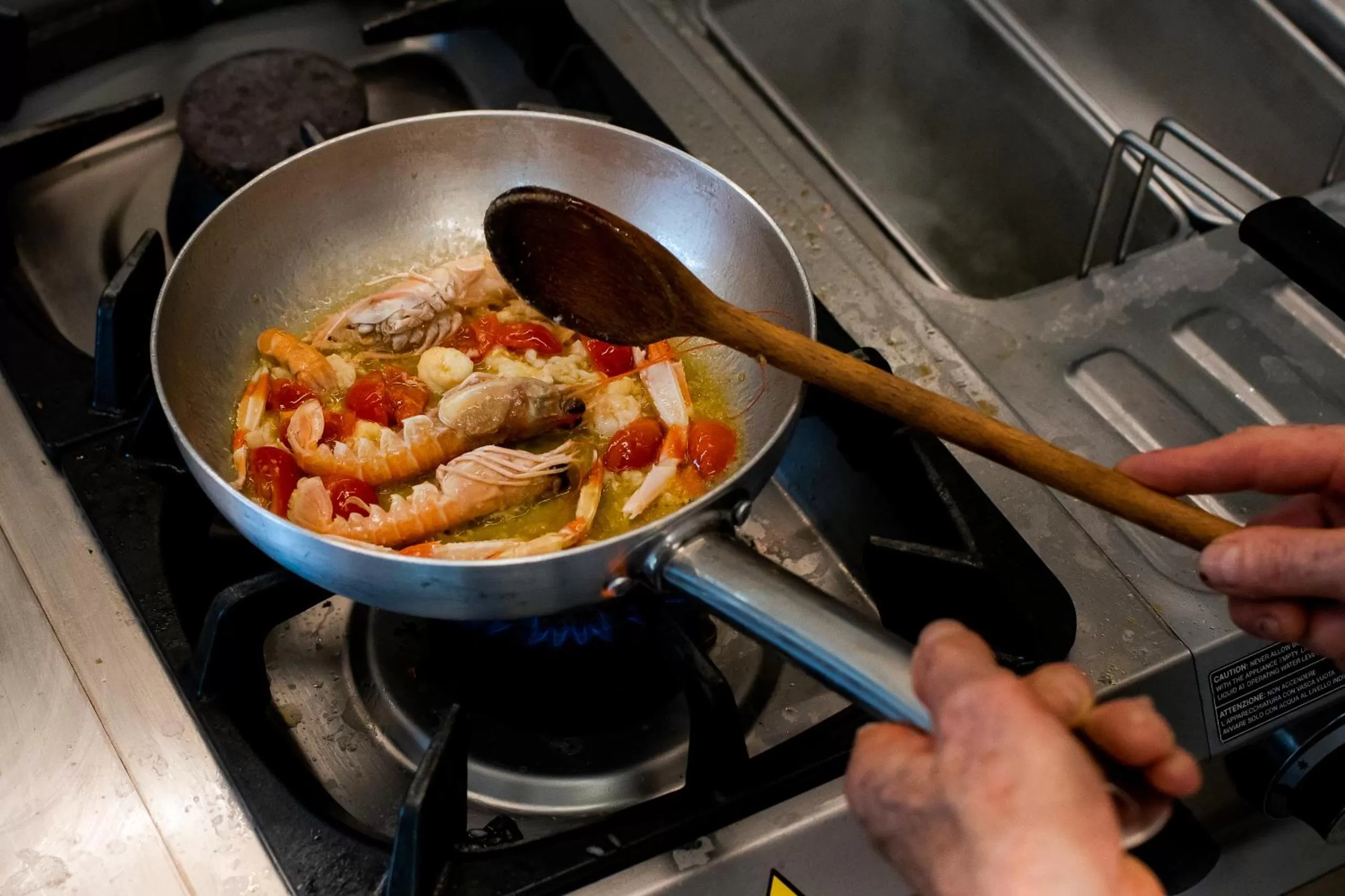 Restaurant/places to eat in M2 Hotel