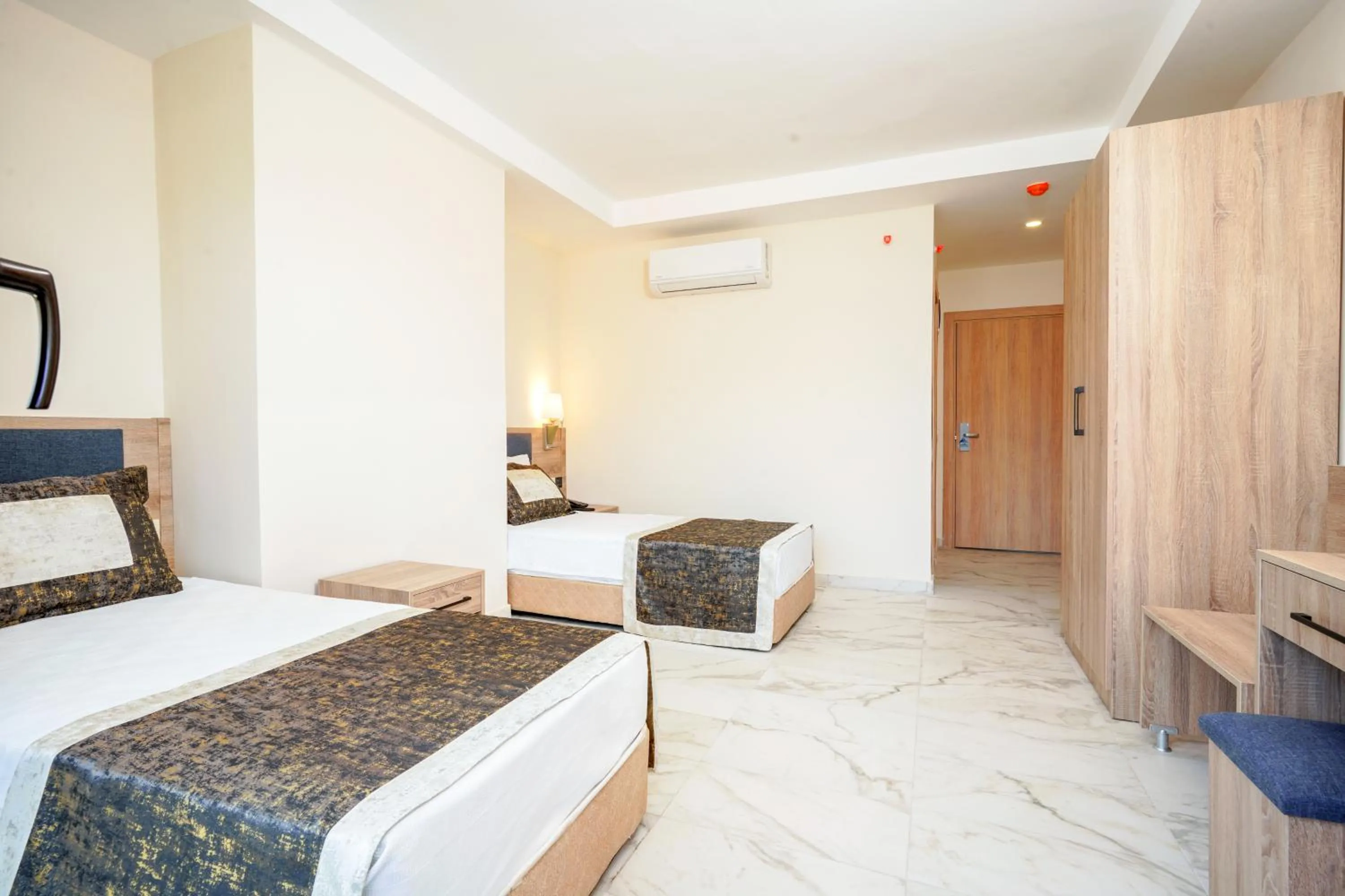 Massage, Bed in Arsi Hotel