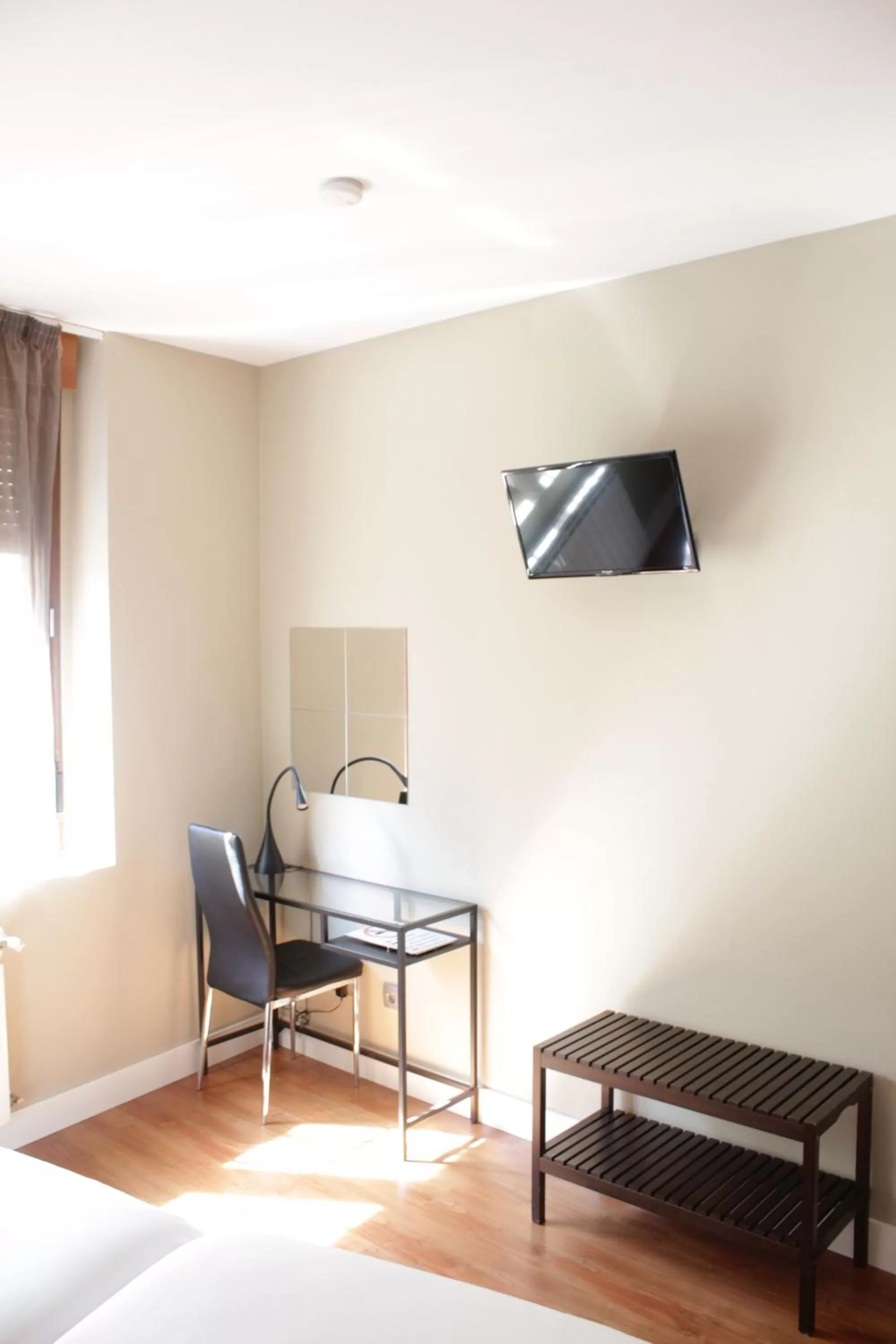 Seating area, Bed in Hotel Boutique Rosal Oviedo