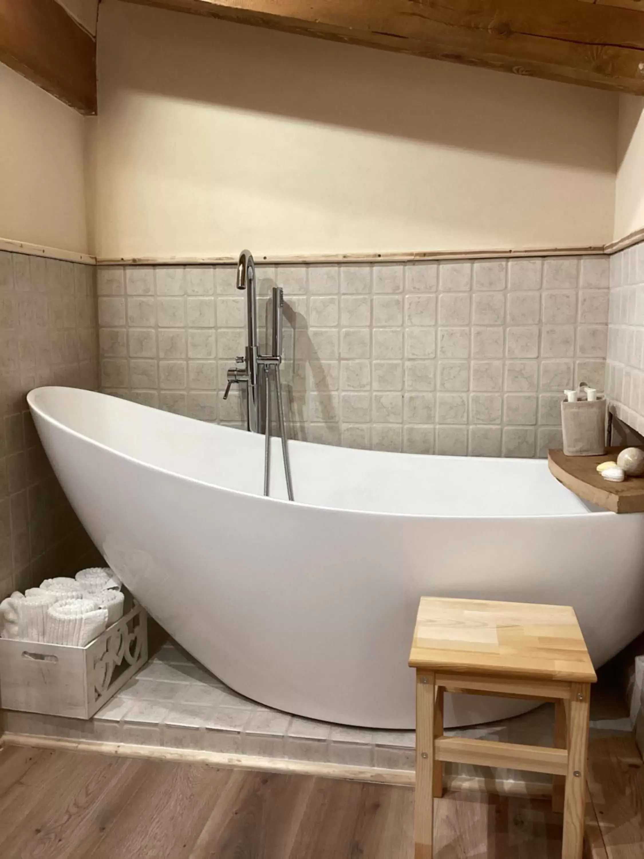 Family Room with Private Bathroom in dolceMente Family Room with Private Bathroom in dolceMente