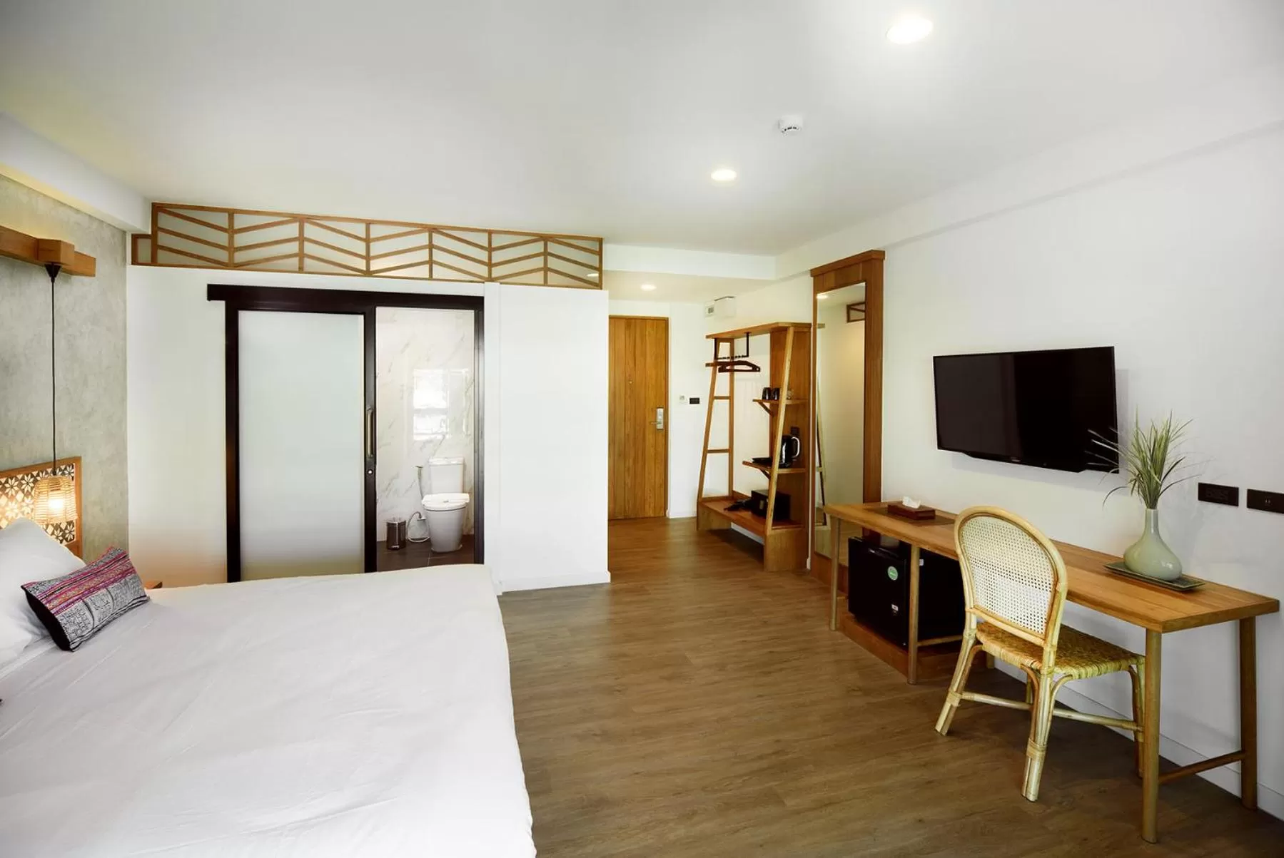 Photo of the whole room, Bed in Himku Hotel - adult only