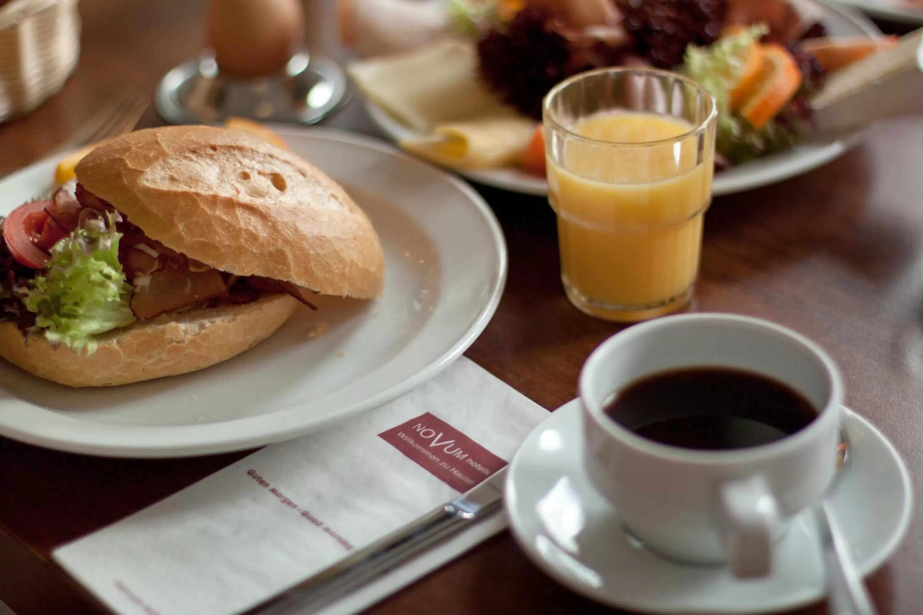 Restaurant/places to eat in Hotel Boulevard