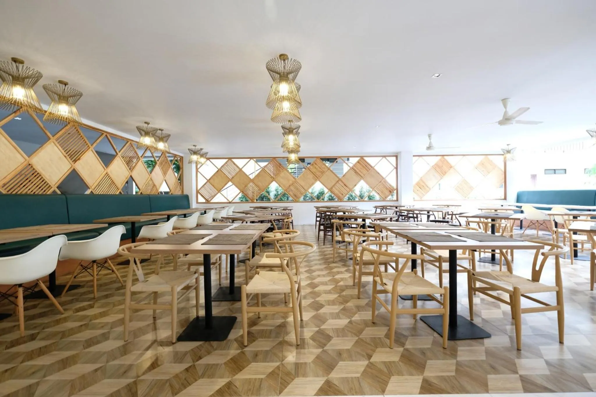 Restaurant/places to eat in Wongamat Privacy Residence, Pattaya