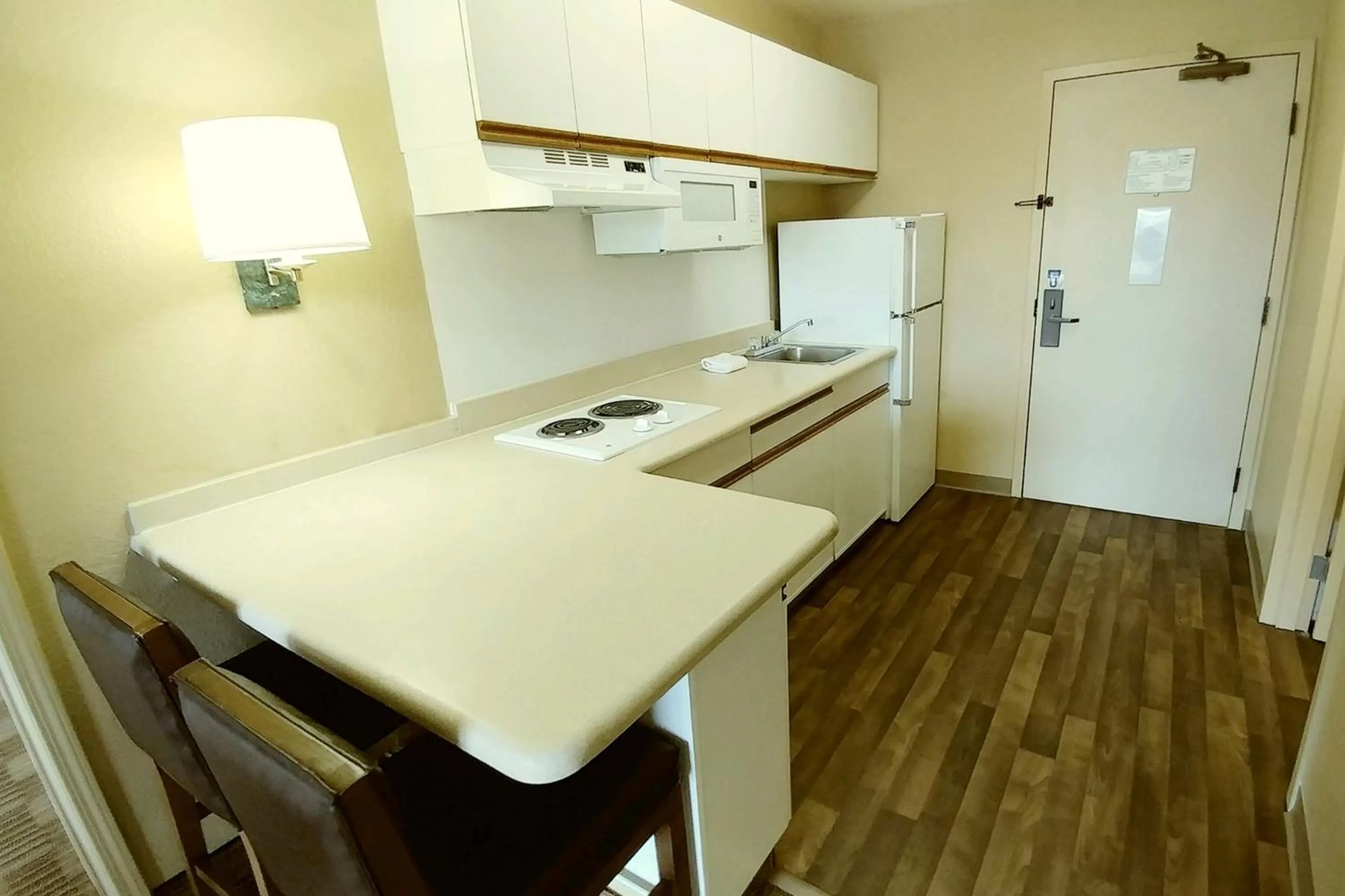 Kitchen or kitchenette in Extended Stay America Suites - Cleveland - Airport - North Olmsted