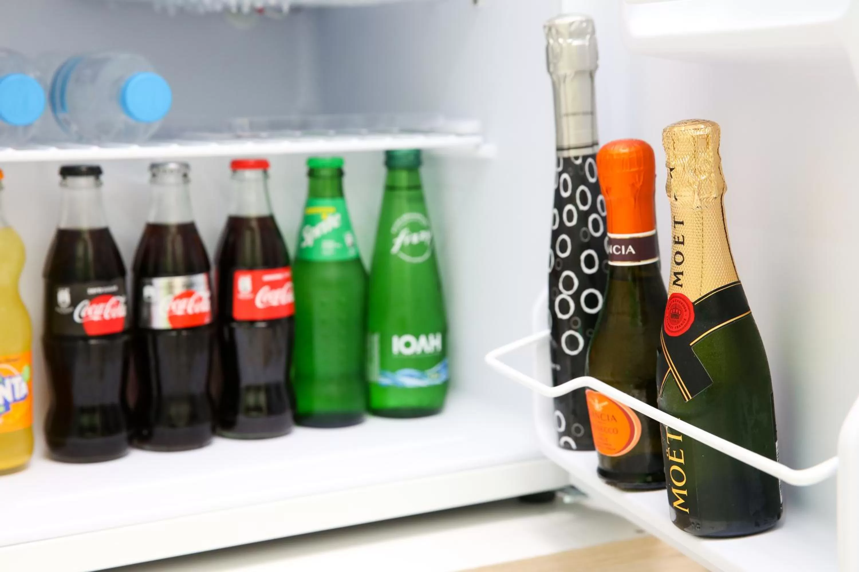 Food and drinks in Athens Starlight Hotel