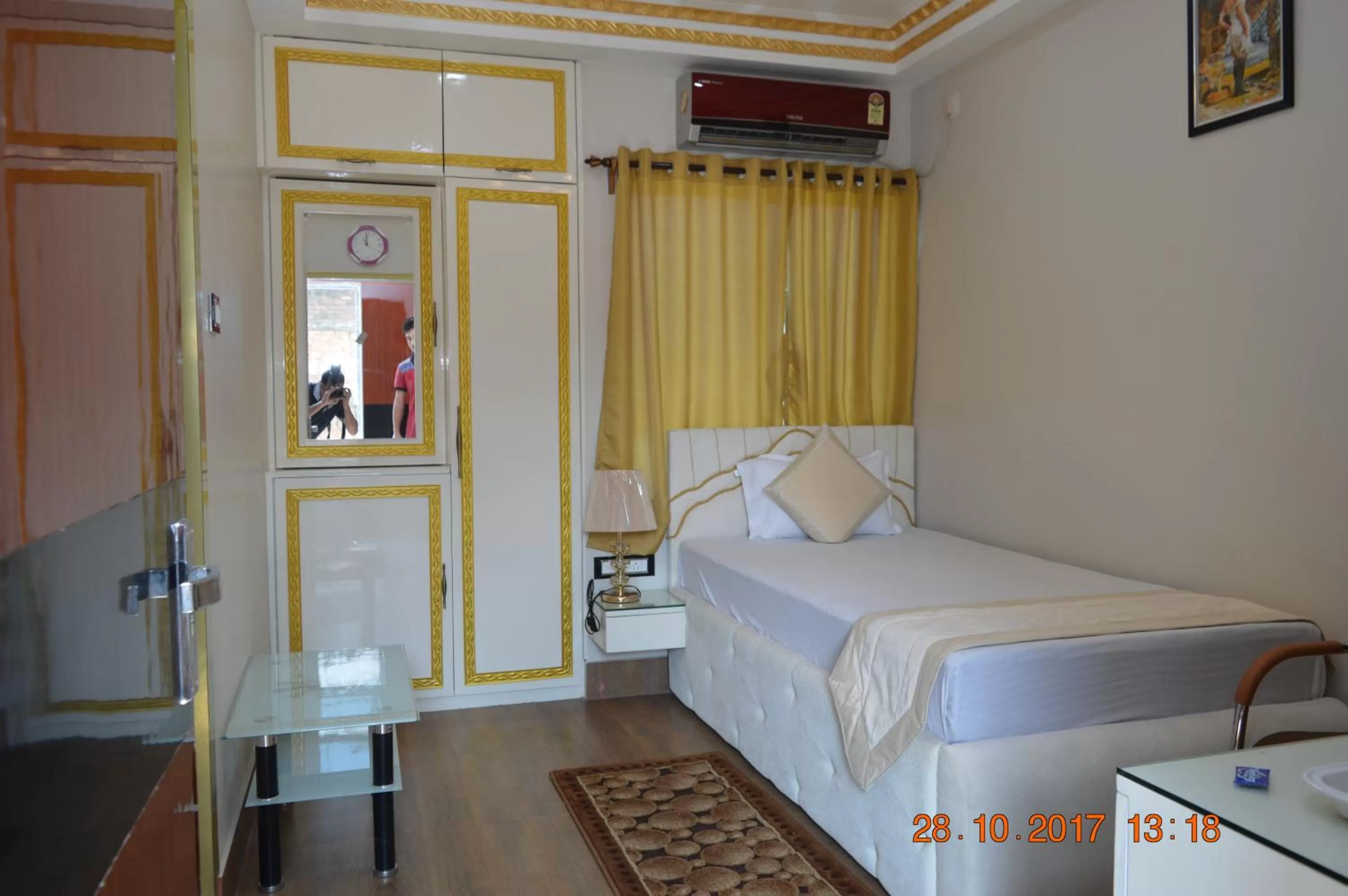 Bed in Hotel Biswanath