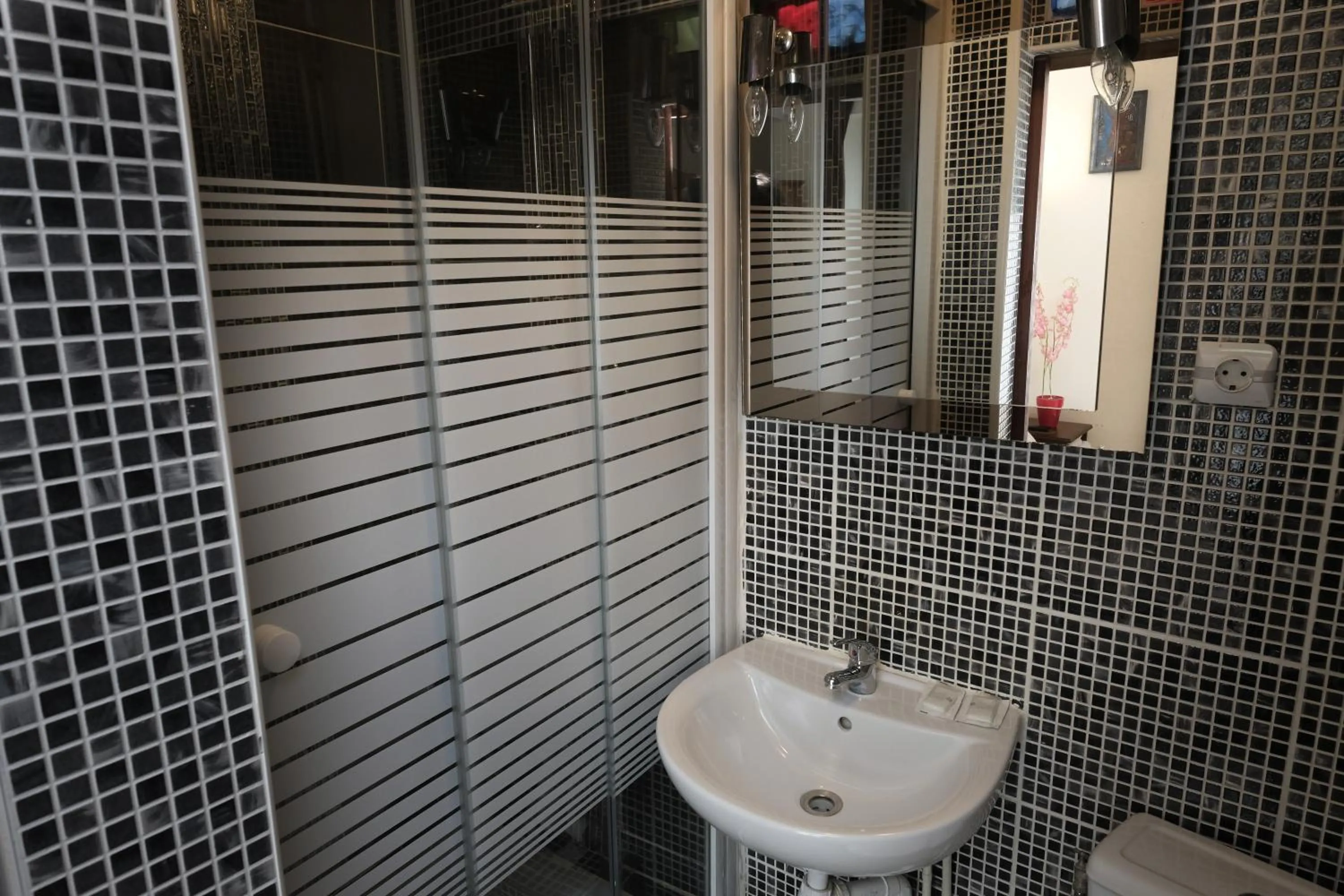 Bathroom in Grand Hôtel de Clermont