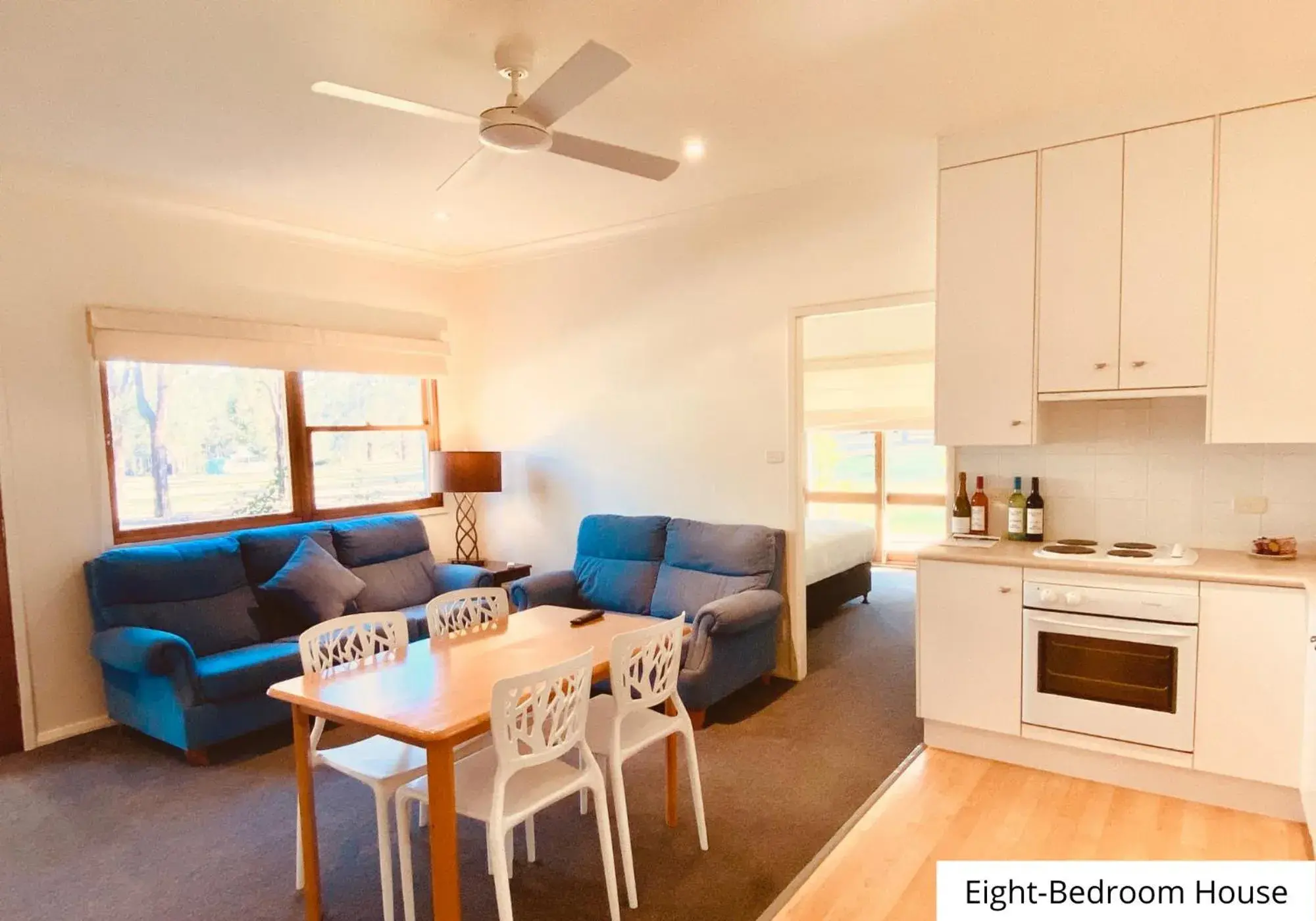 Eight-Bedroom House in Pokolbin Village Estate Eight-Bedroom House in Pokolbin Village Estate