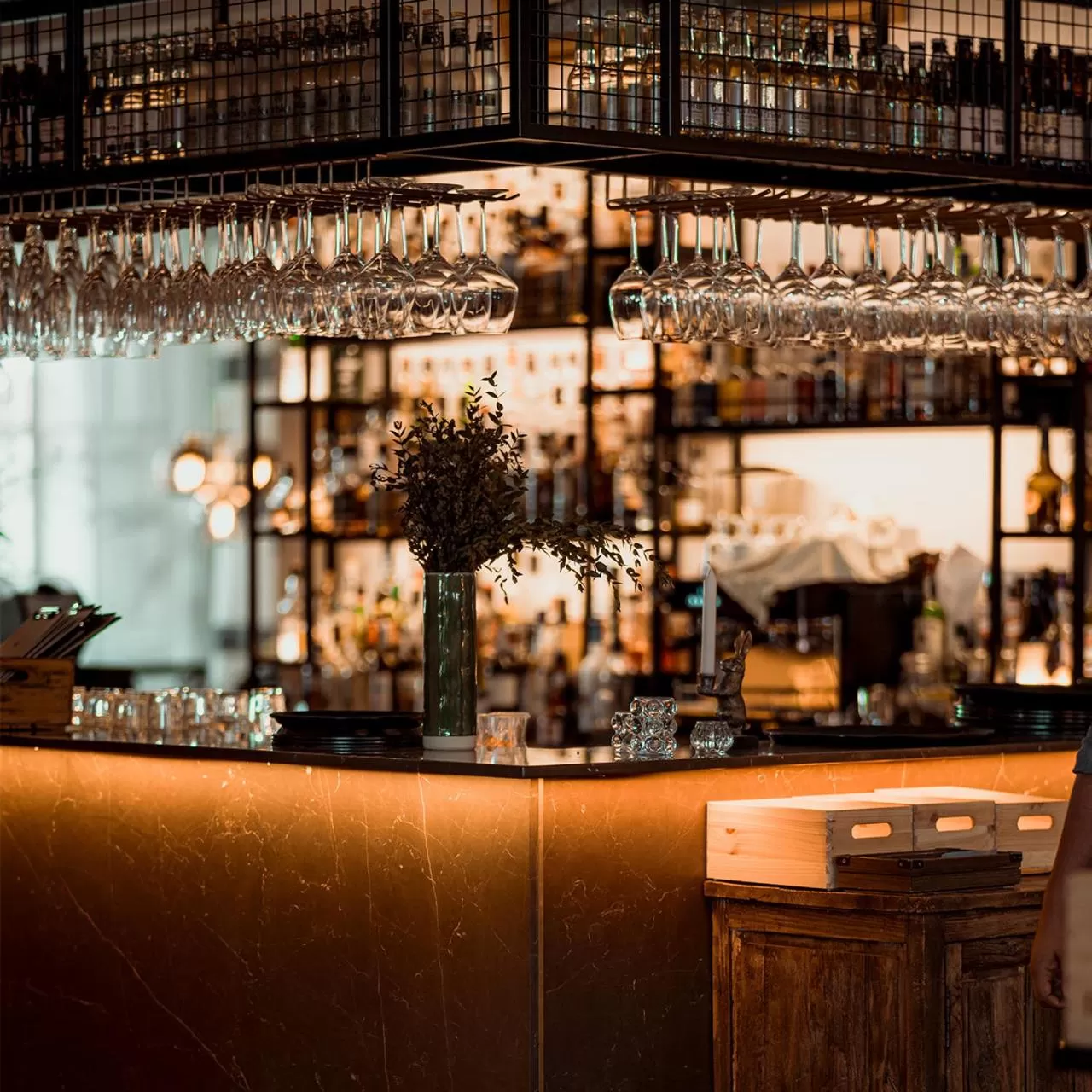 Restaurant/places to eat in Sunlight Hotel Conference & Spa