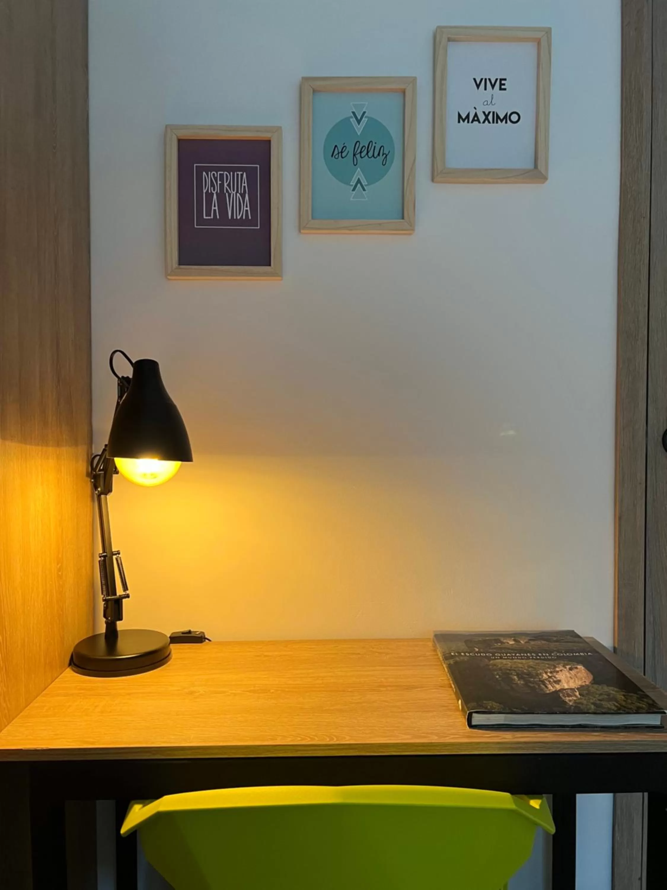 View (from property/room), TV/Entertainment Center in HOTEL 9.5 SAN FERNANDO