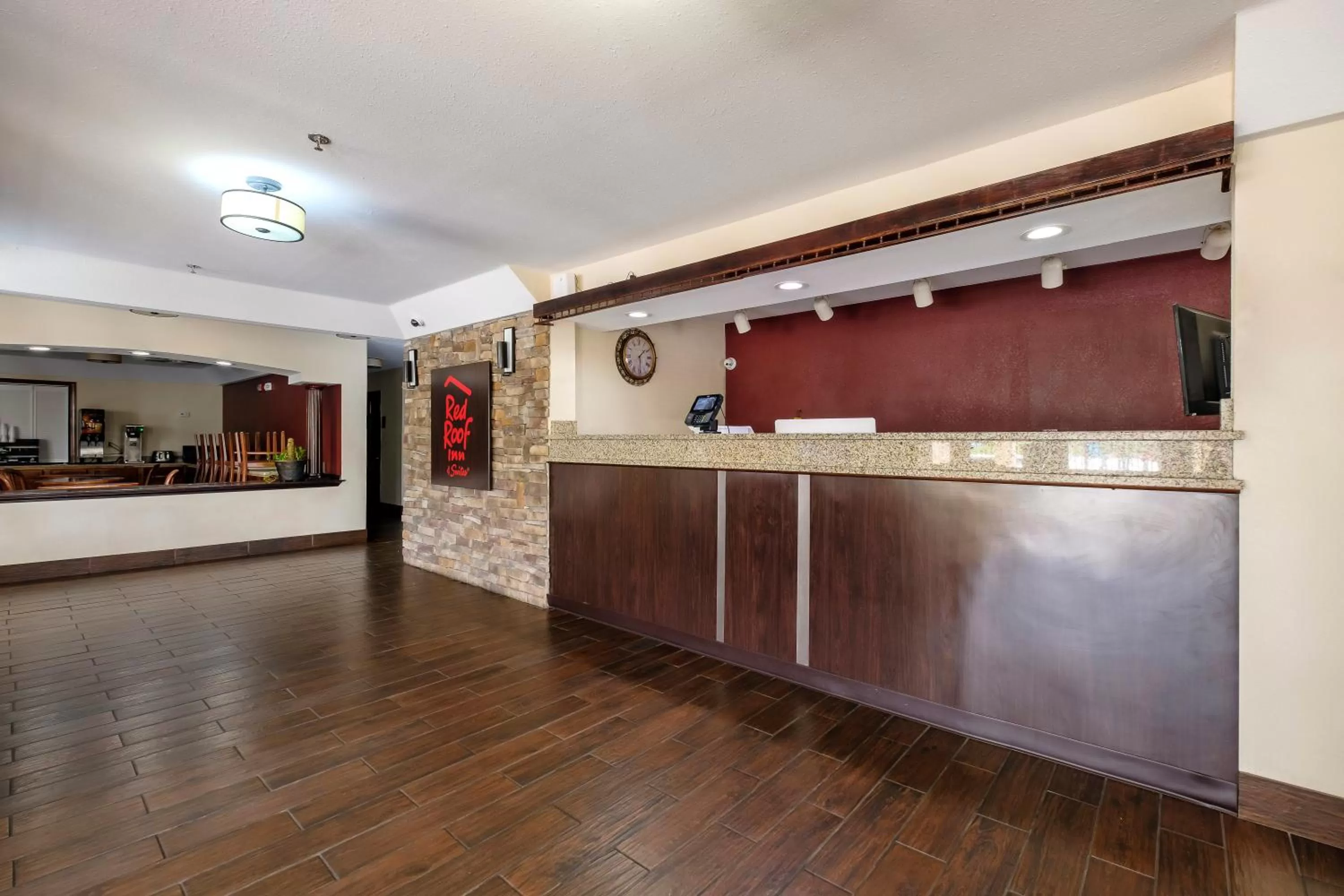 Lobby or reception in Red Roof Inn & Suites Mobile SW - I-10