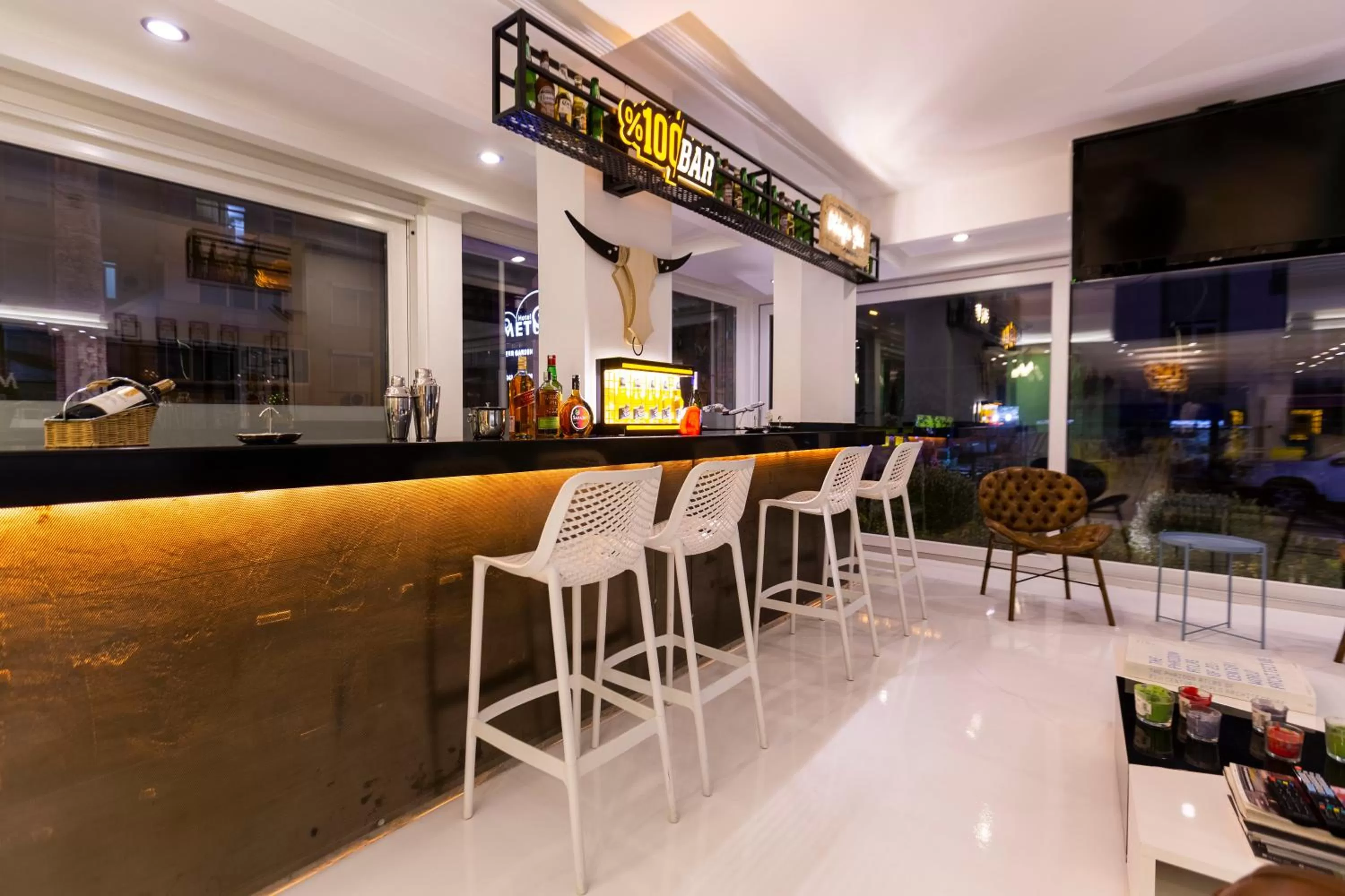 Lounge or bar in Mene City Hotel