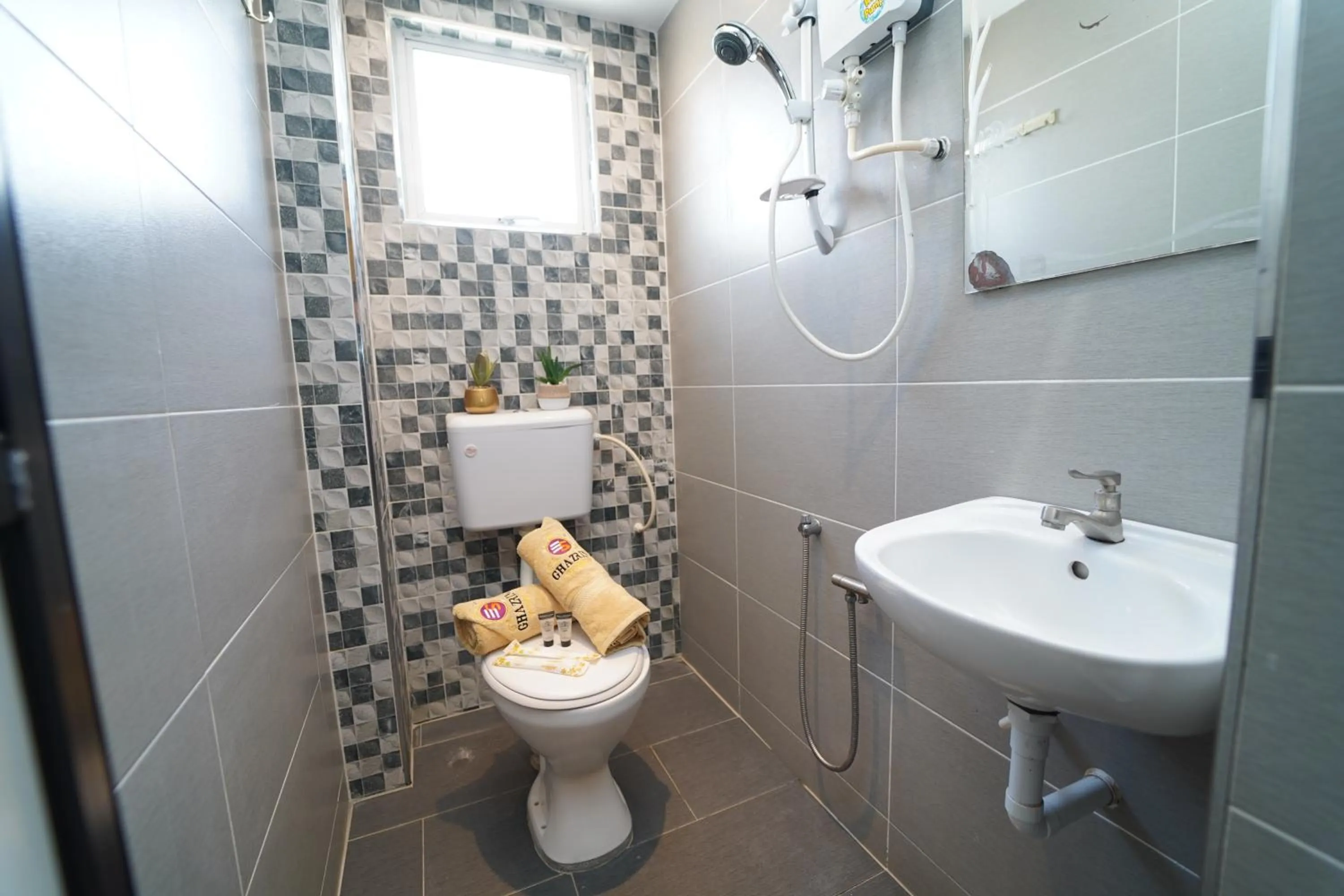 Ghazrin's Classic Hotel JB