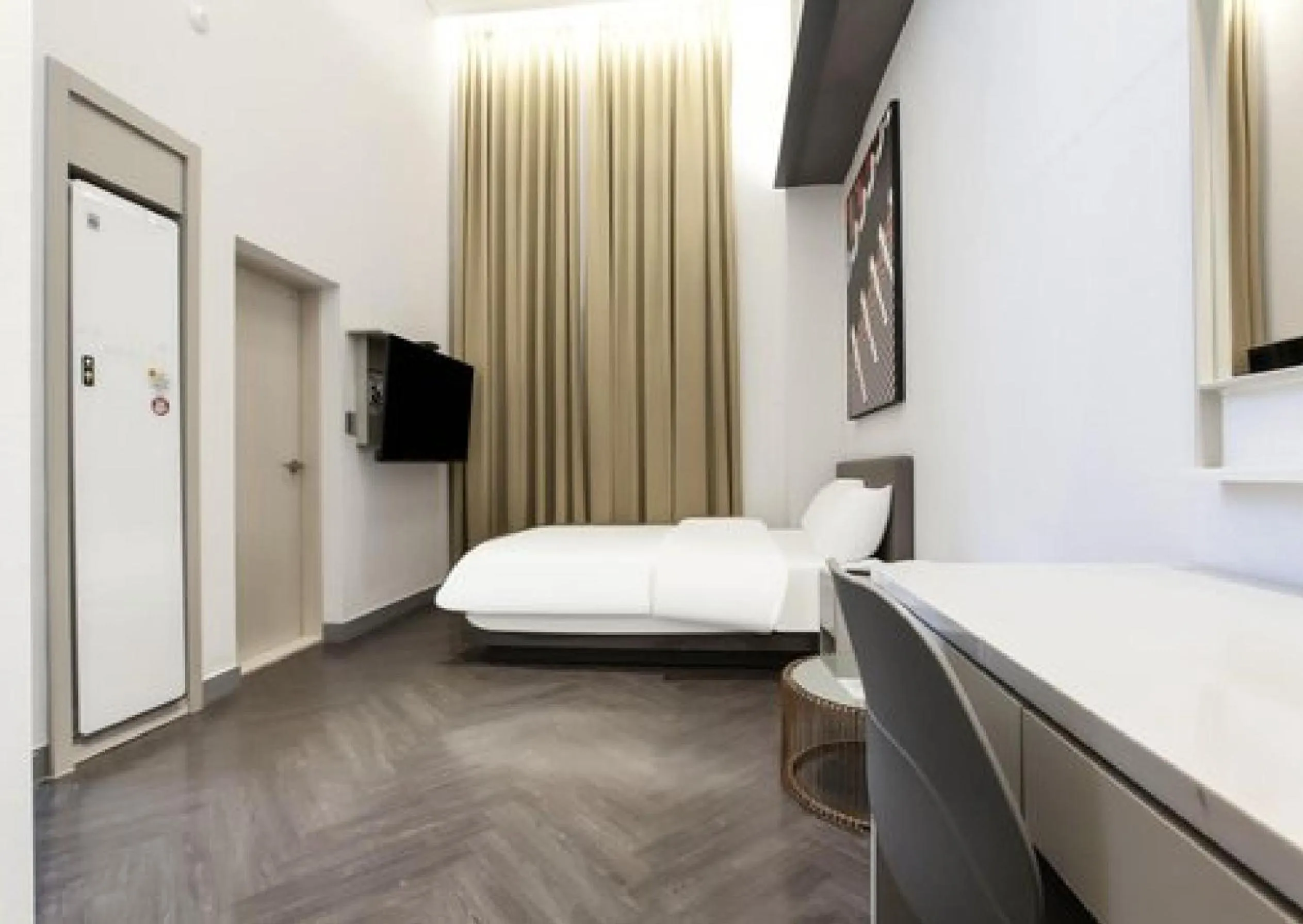 Bed in H Avenue Hotel Idae Shinchon