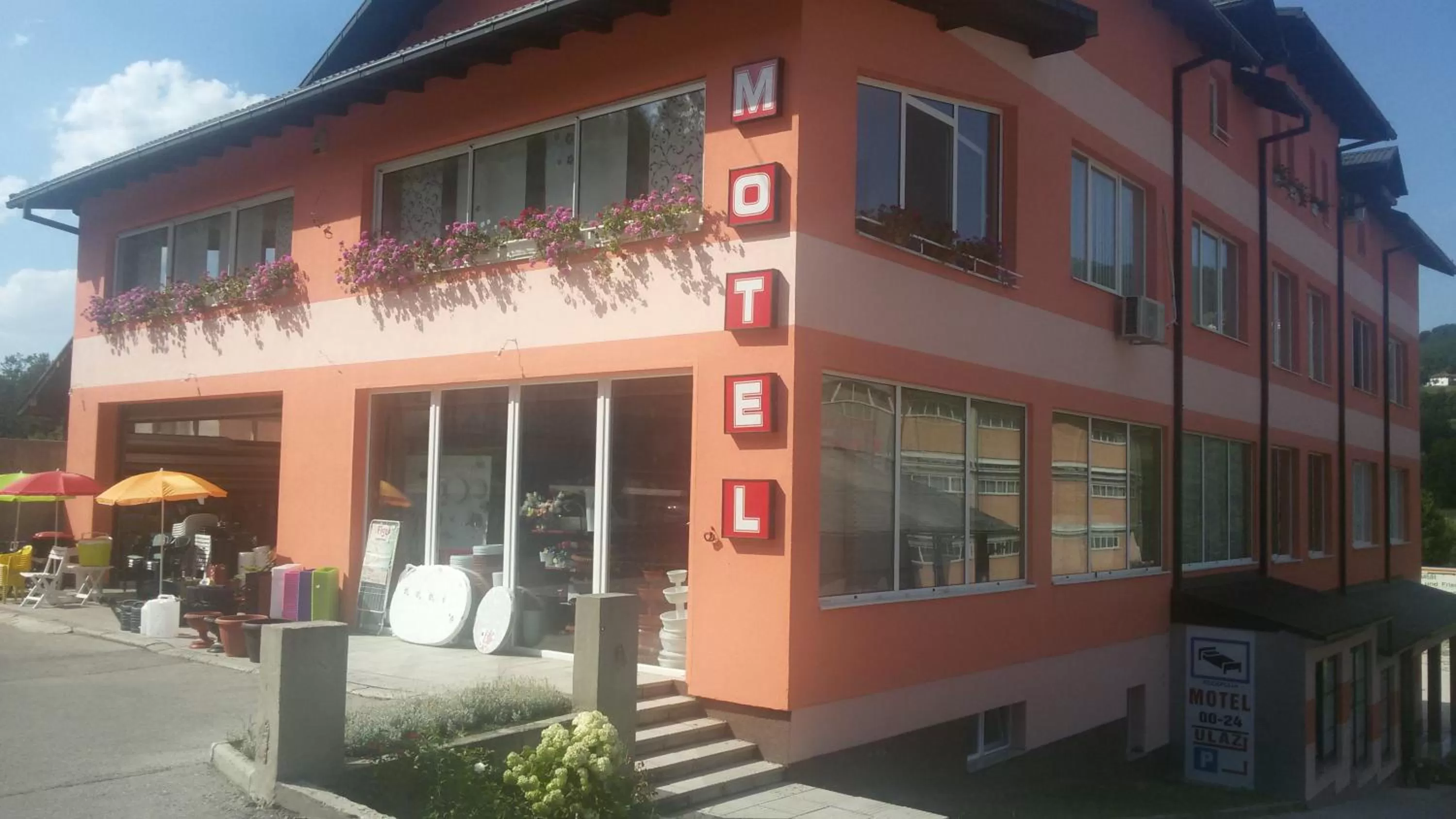 Breakfast, Property Building in Motel Maks