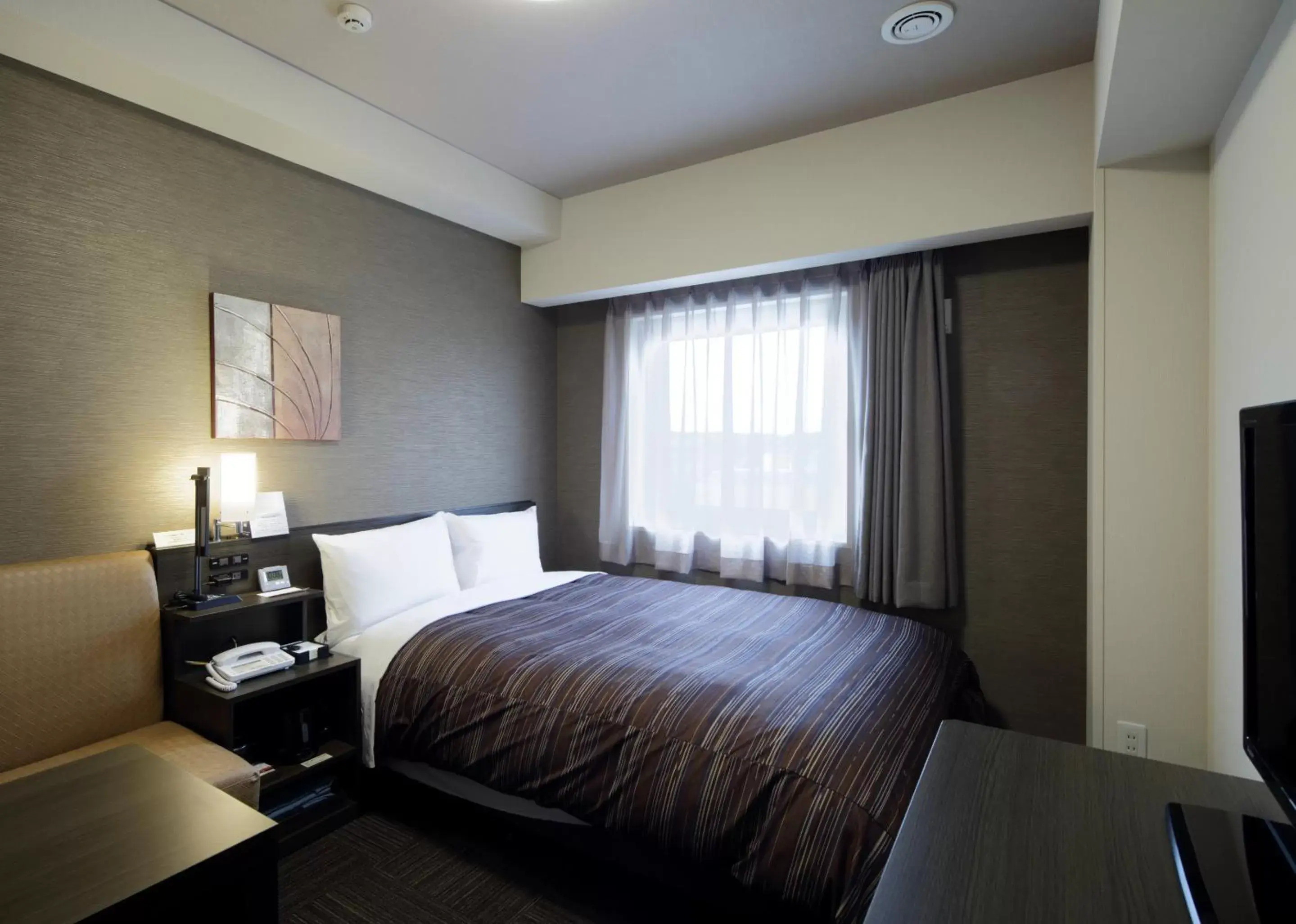 Double Room with Small Double Bed - single occupancy - Non-Smoking in Hotel Route-Inn Kurashiki Mizushima Double Room with Small Double Bed - single occupancy - Non-Smoking in Hotel Route-Inn Kurashiki Mizushima