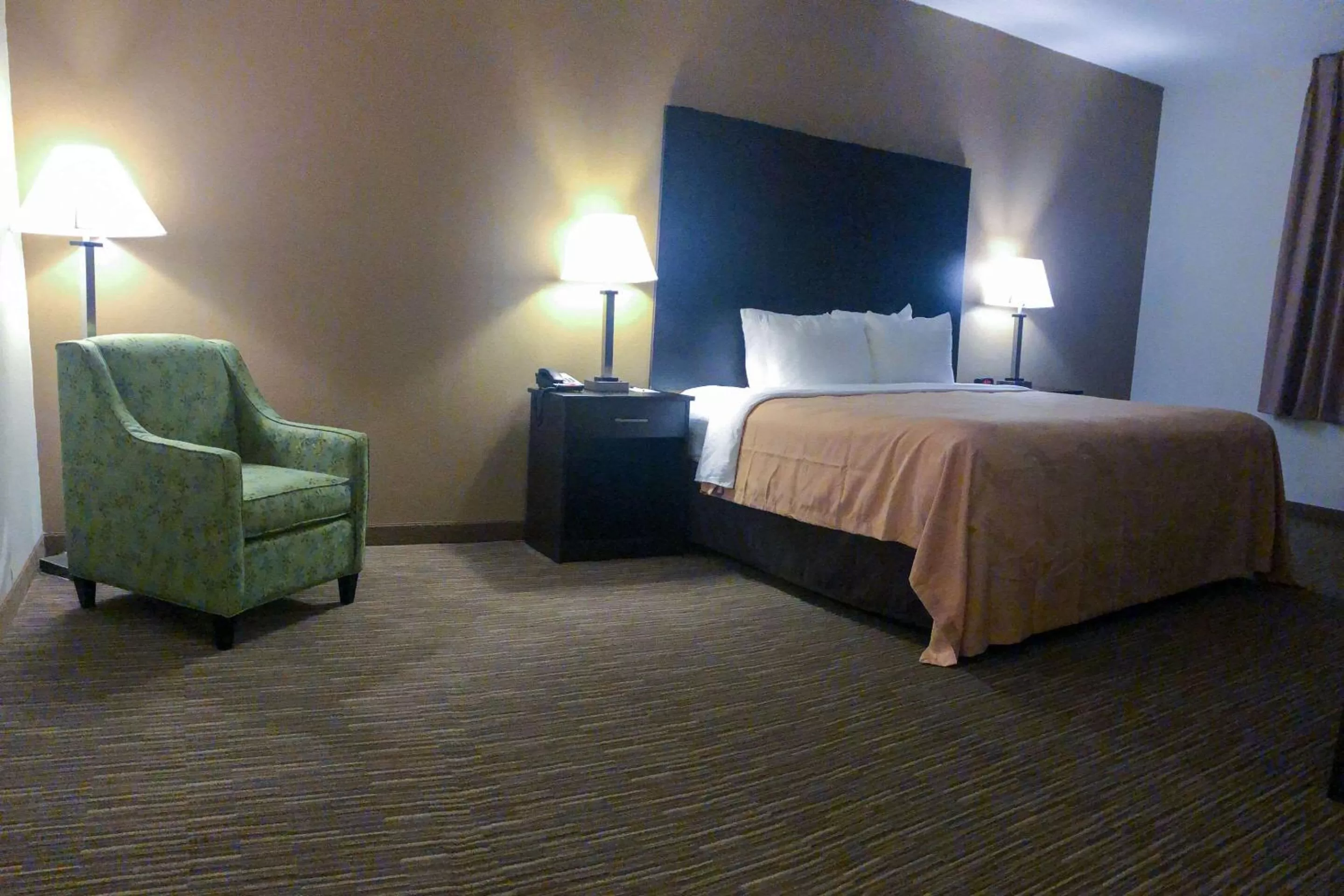 Bedroom, Bed in Quality Inn & Suites Paragould