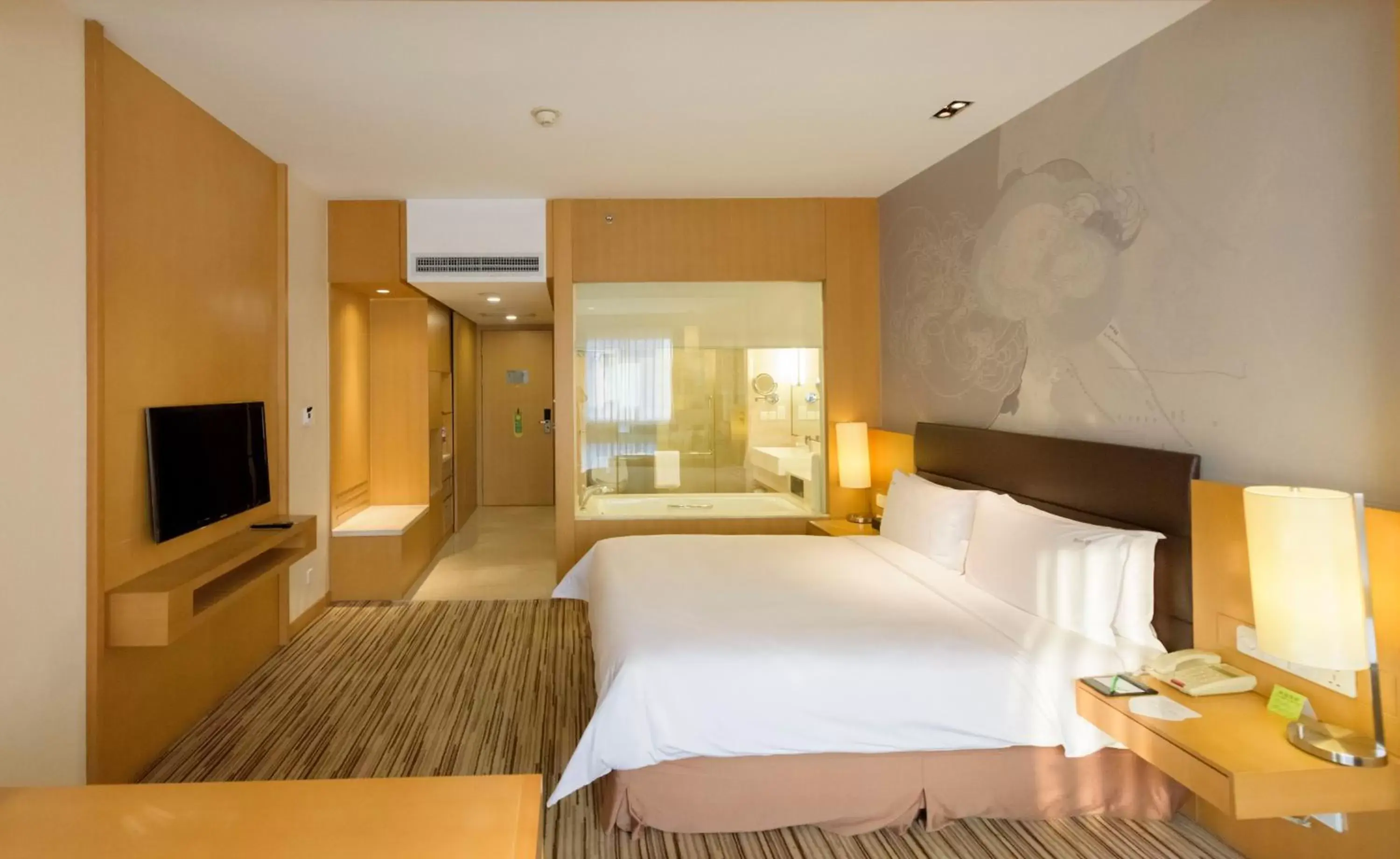 1 King Standard Lounge Accessible in Holiday Inn Shijiazhuang Central by IHG 1 King Standard Lounge Accessible in Holiday Inn Shijiazhuang Central by IHG