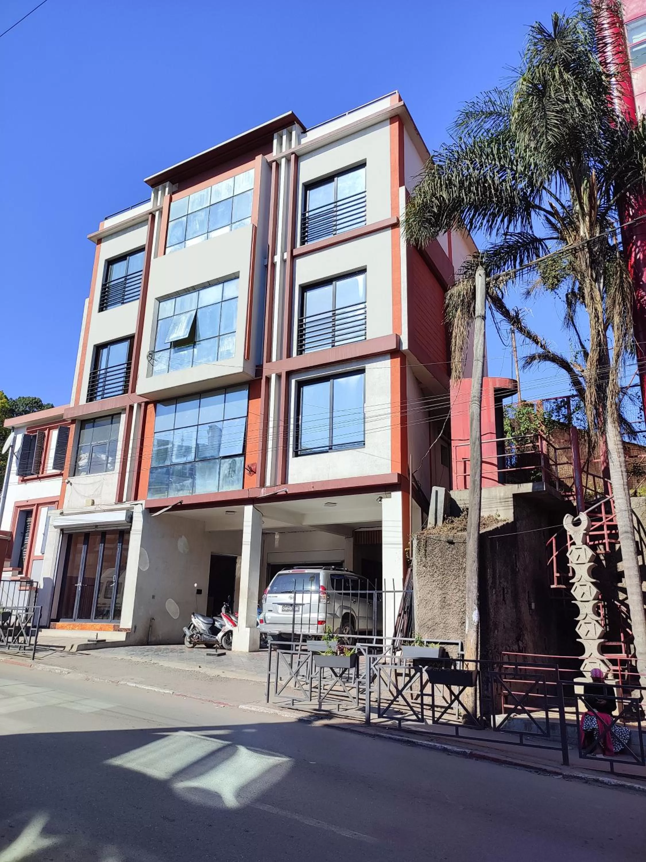 Day in Valiha Hotel Antananarivo