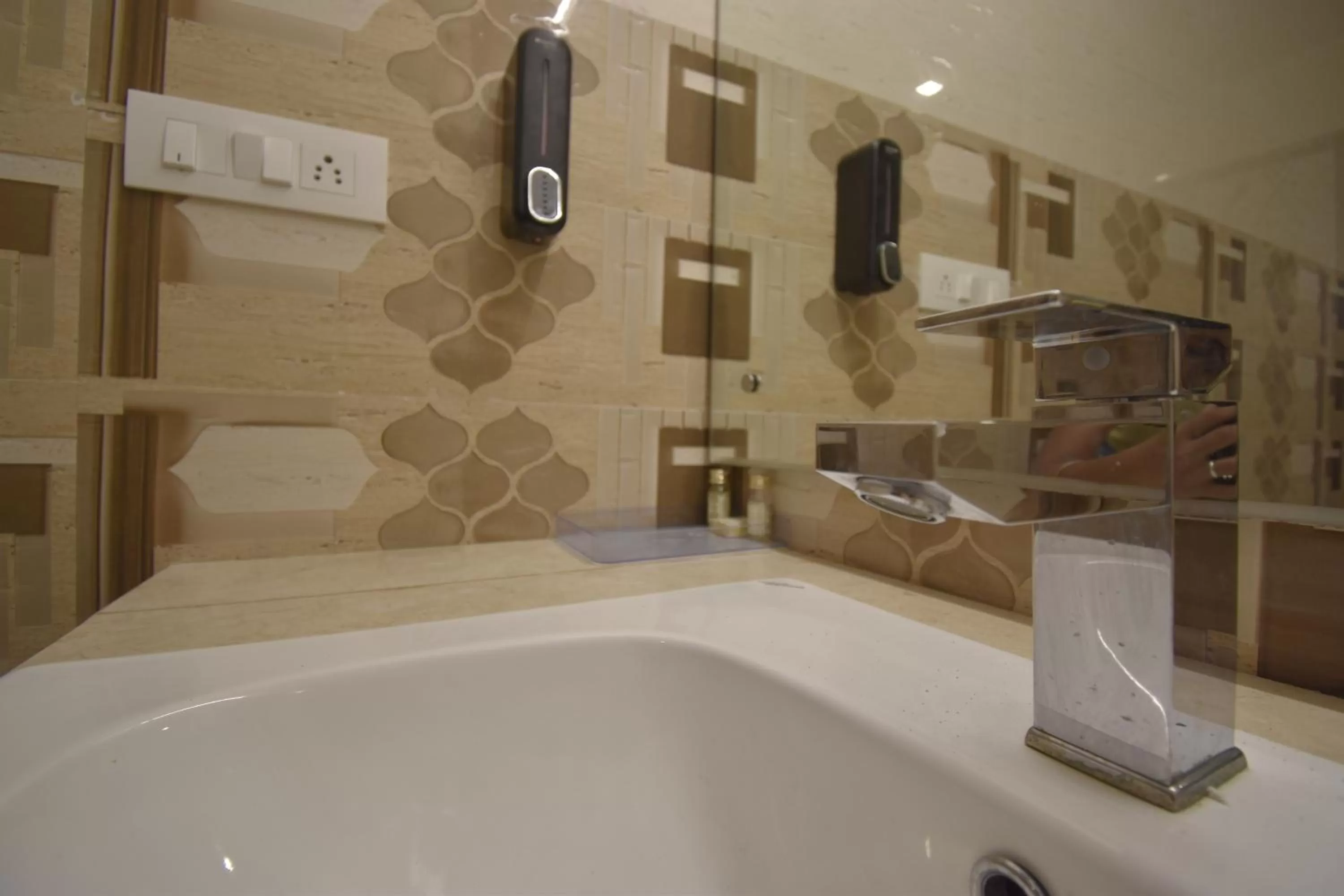 Bathroom in The Royal Castle AC Centralized