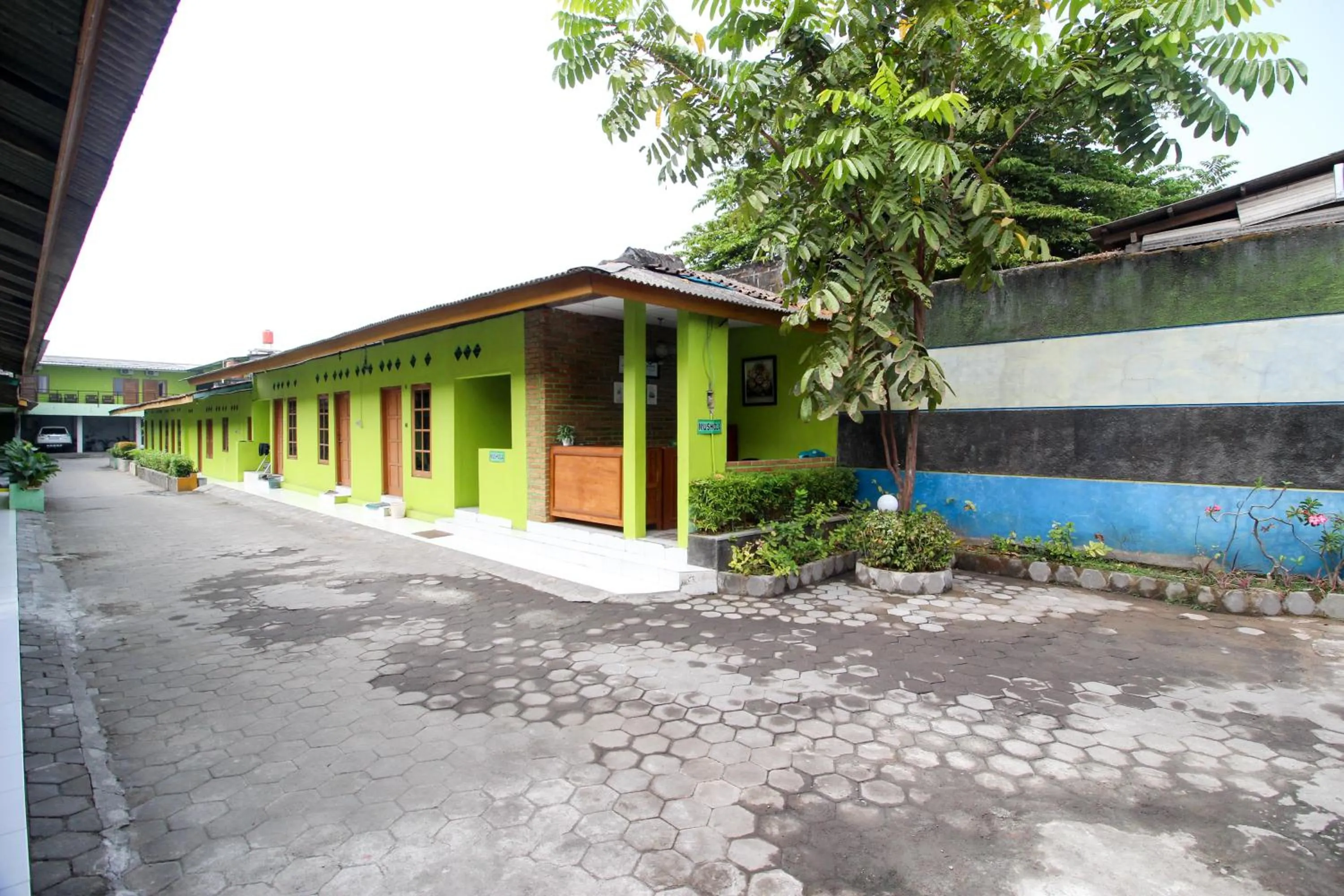 Property building in RedDoorz @ Jalan Parangtritis