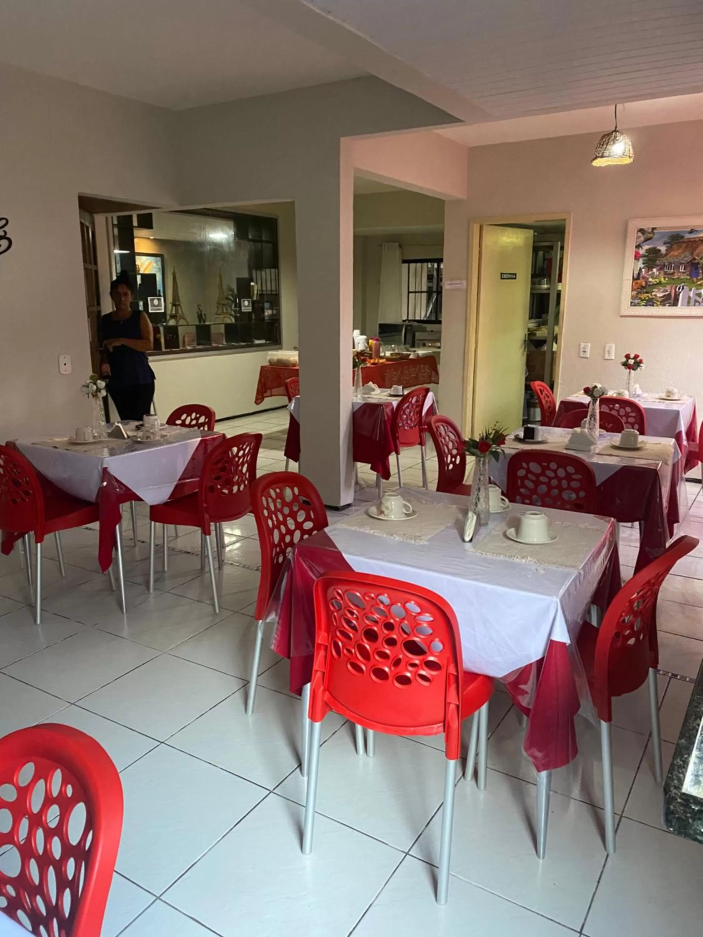 Restaurant/Places to Eat in Nalu Beach Hotel pousada