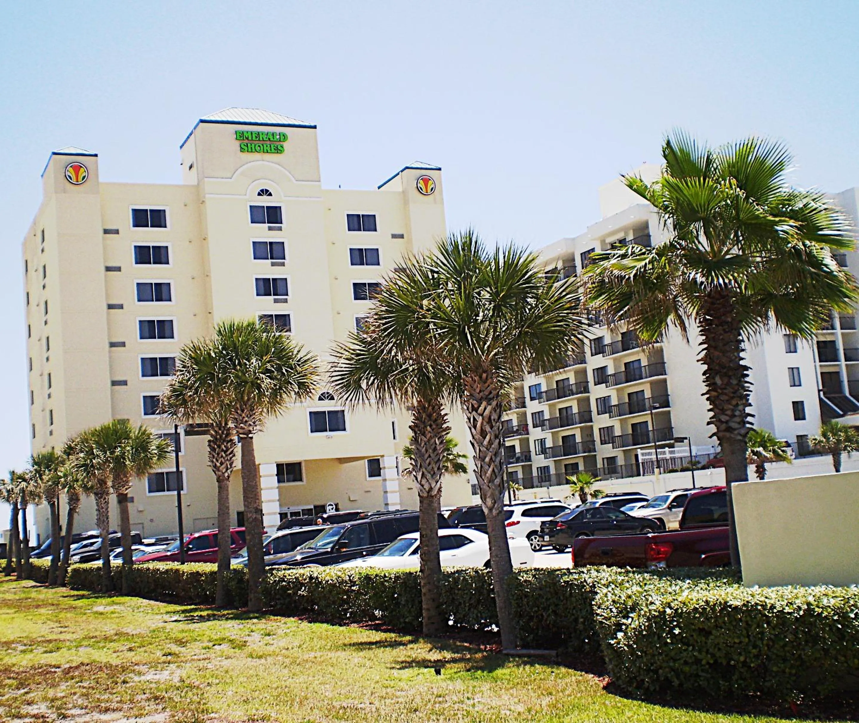 Facade/entrance in Emerald Shores Hotel - Daytona Beach